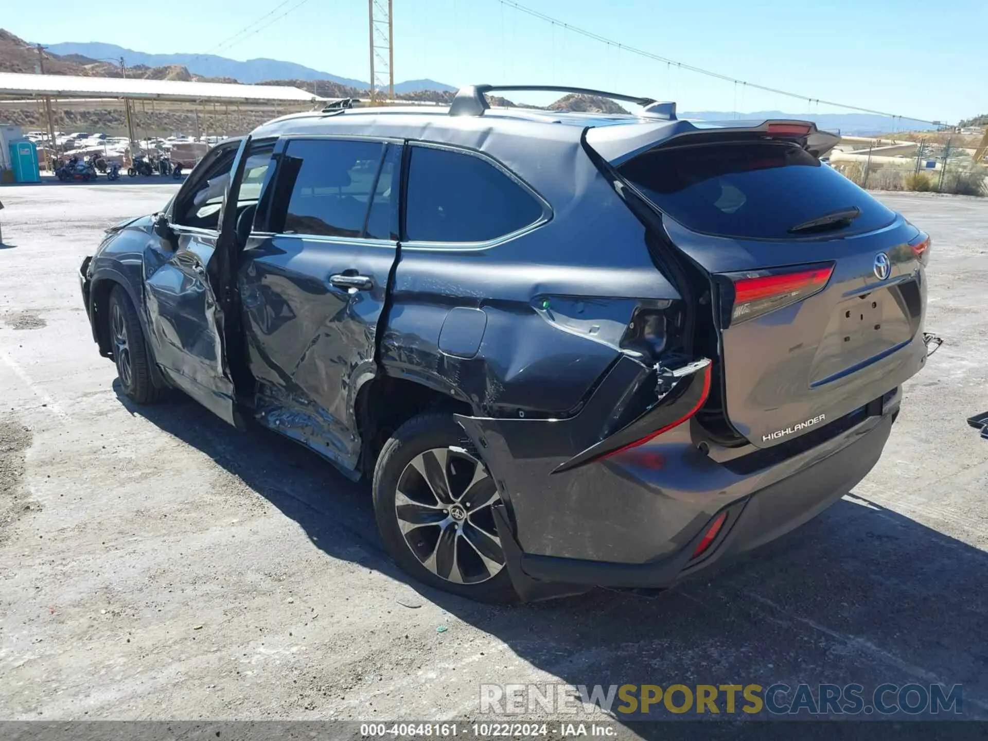 3 Photograph of a damaged car 5TDHZRAH9NS547628 TOYOTA HIGHLANDER 2022