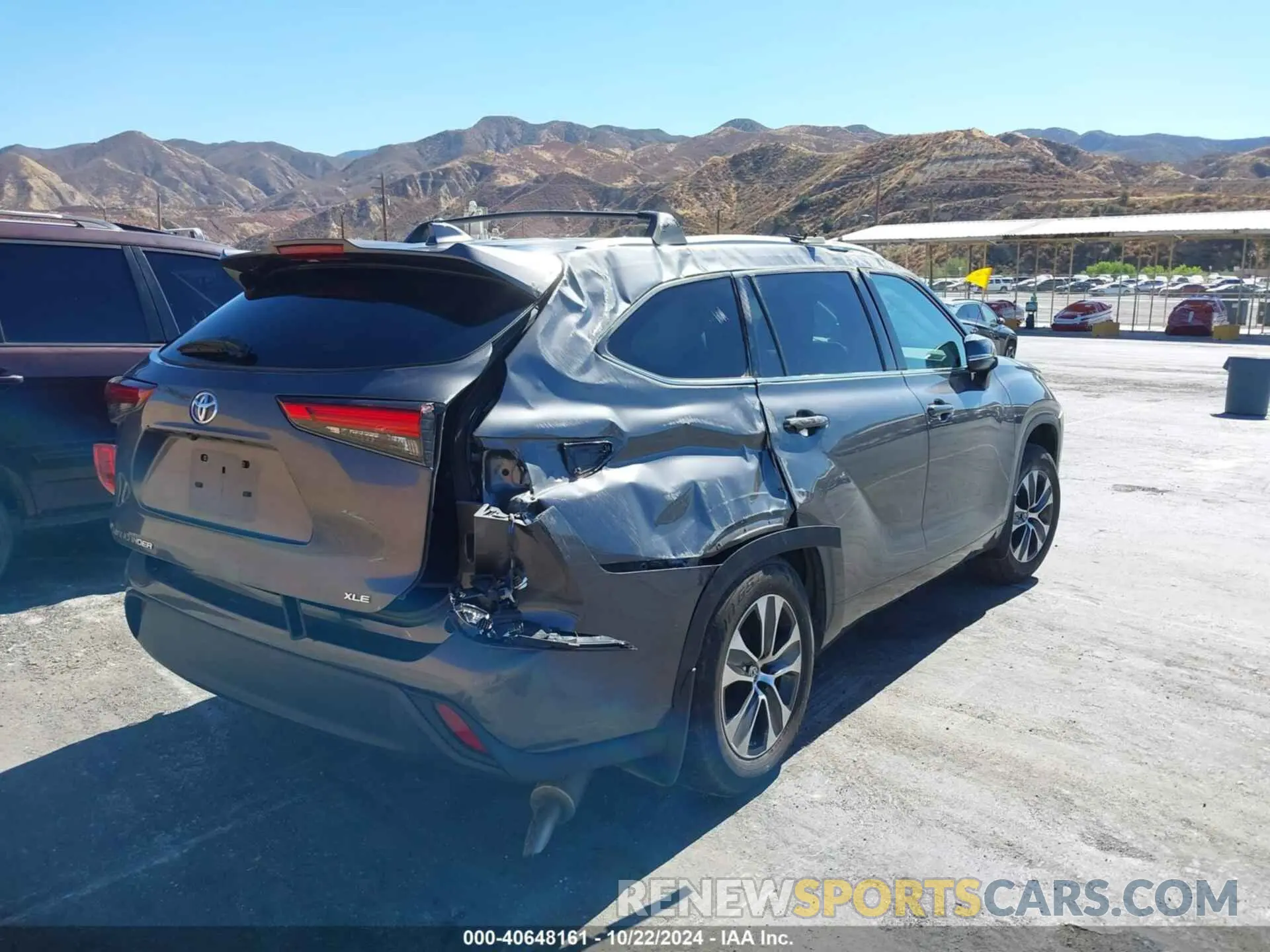 4 Photograph of a damaged car 5TDHZRAH9NS547628 TOYOTA HIGHLANDER 2022