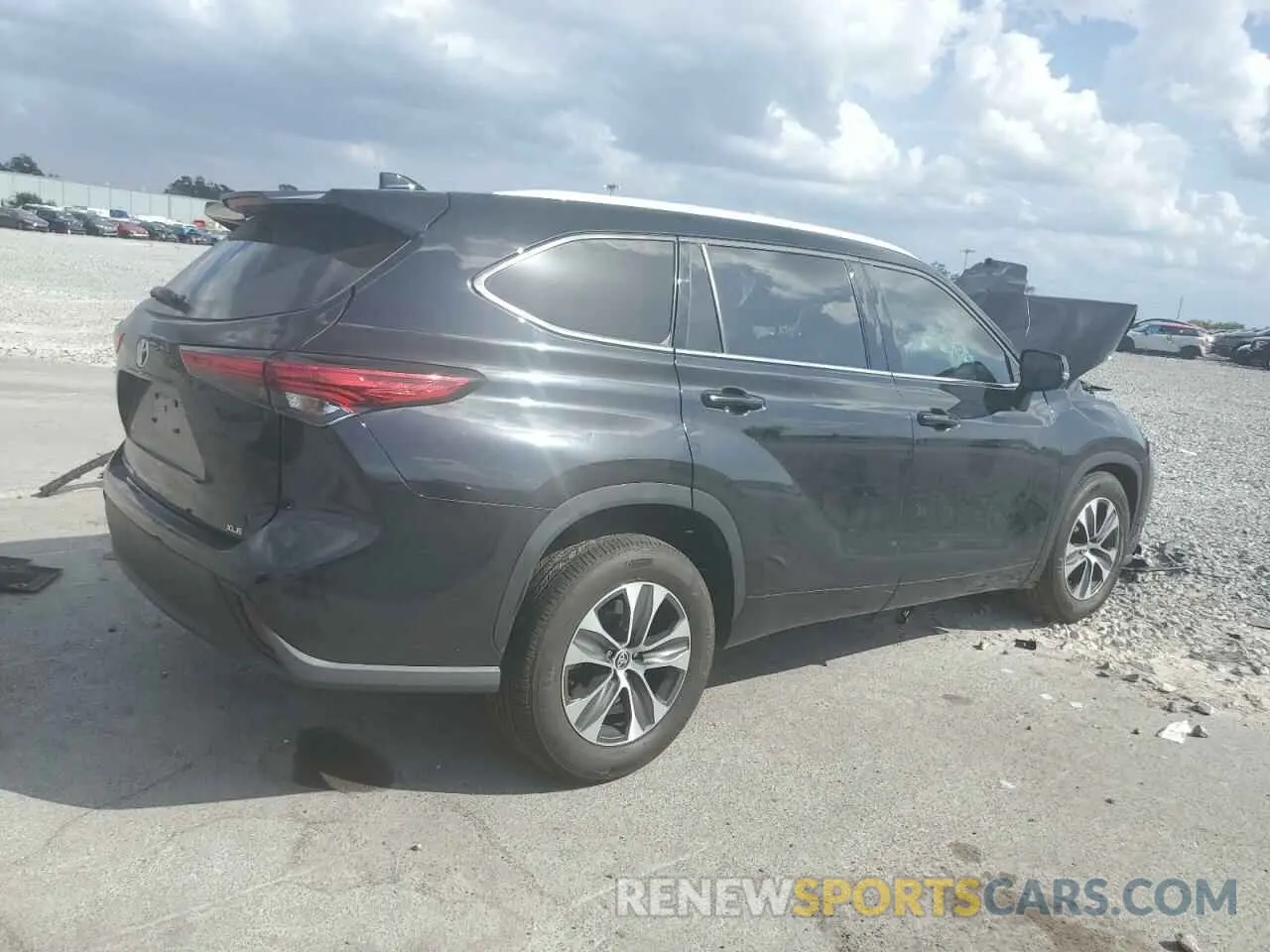 3 Photograph of a damaged car 5TDHZRAHXNS554247 TOYOTA HIGHLANDER 2022