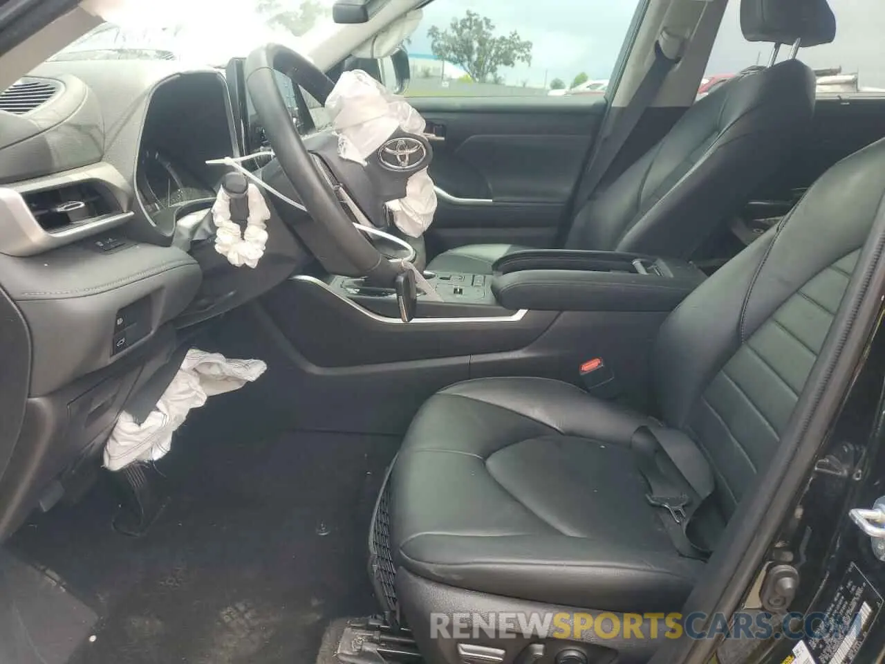 7 Photograph of a damaged car 5TDHZRAHXNS554247 TOYOTA HIGHLANDER 2022