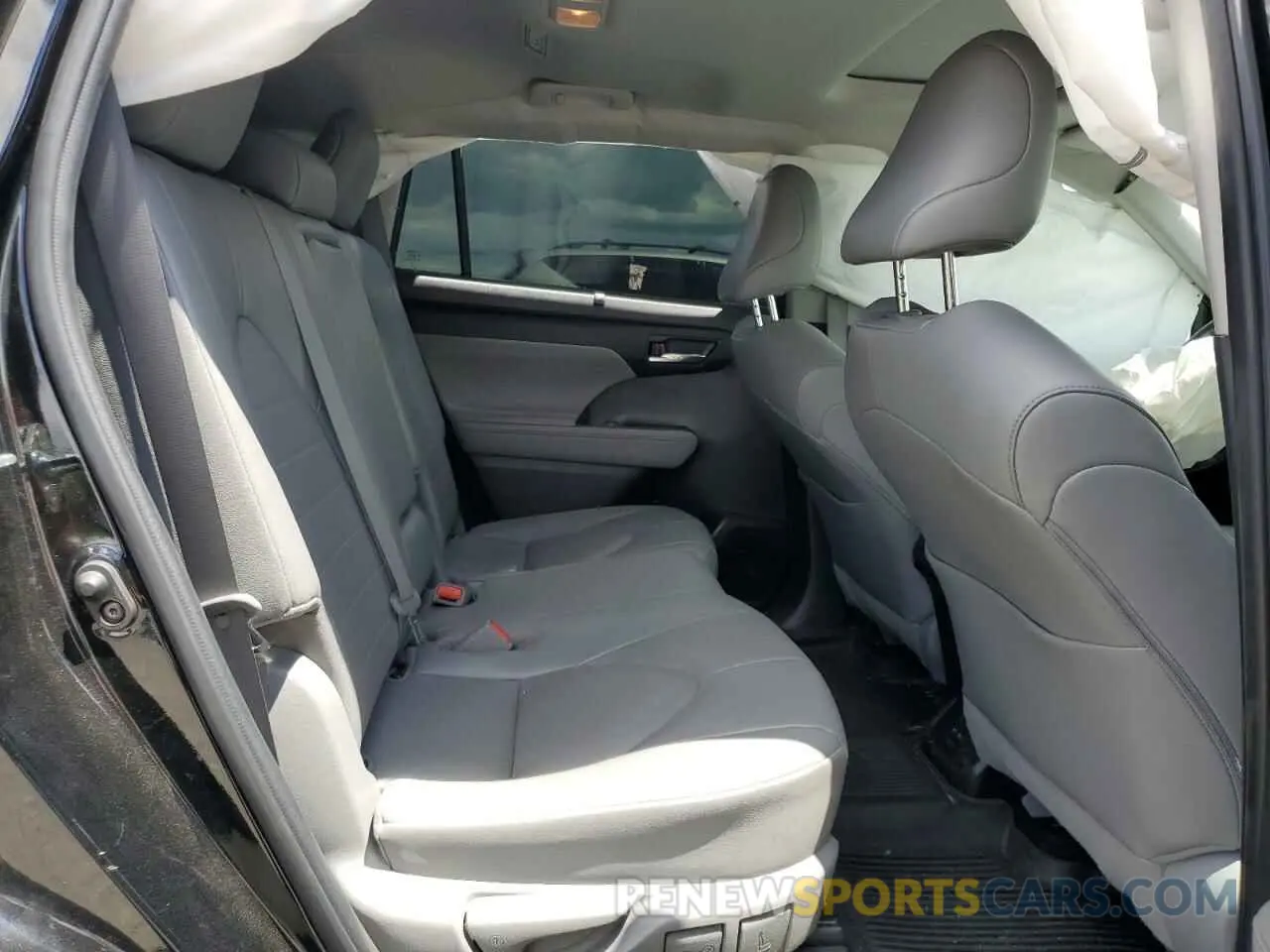 11 Photograph of a damaged car 5TDHZRBH0NS202972 TOYOTA HIGHLANDER 2022