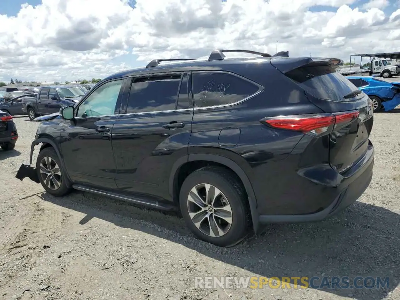 2 Photograph of a damaged car 5TDHZRBH0NS202972 TOYOTA HIGHLANDER 2022