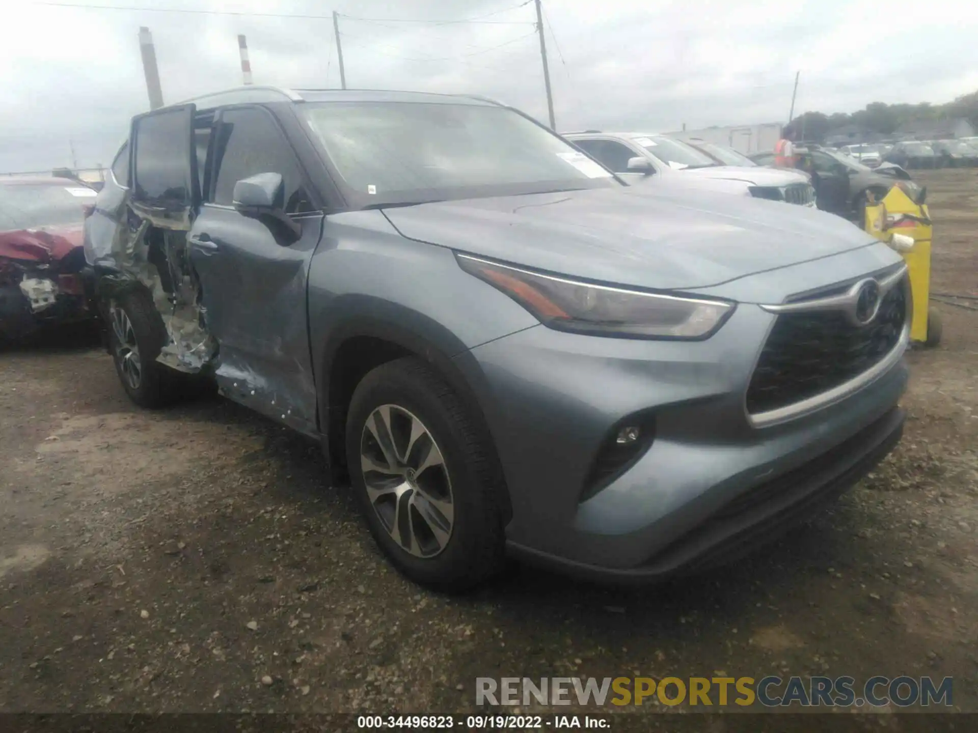 1 Photograph of a damaged car 5TDHZRBH0NS204737 TOYOTA HIGHLANDER 2022