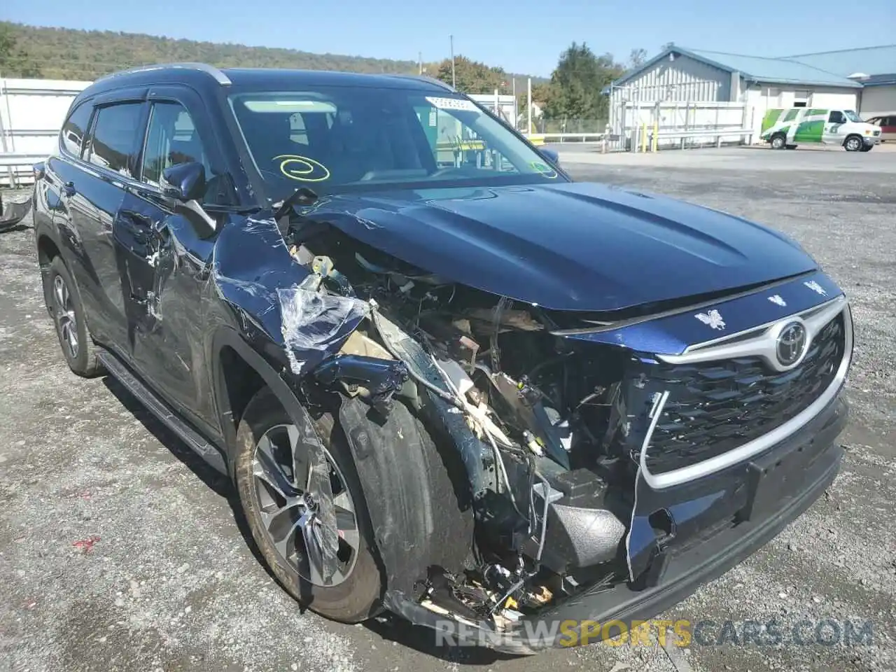 1 Photograph of a damaged car 5TDHZRBH0NS586347 TOYOTA HIGHLANDER 2022