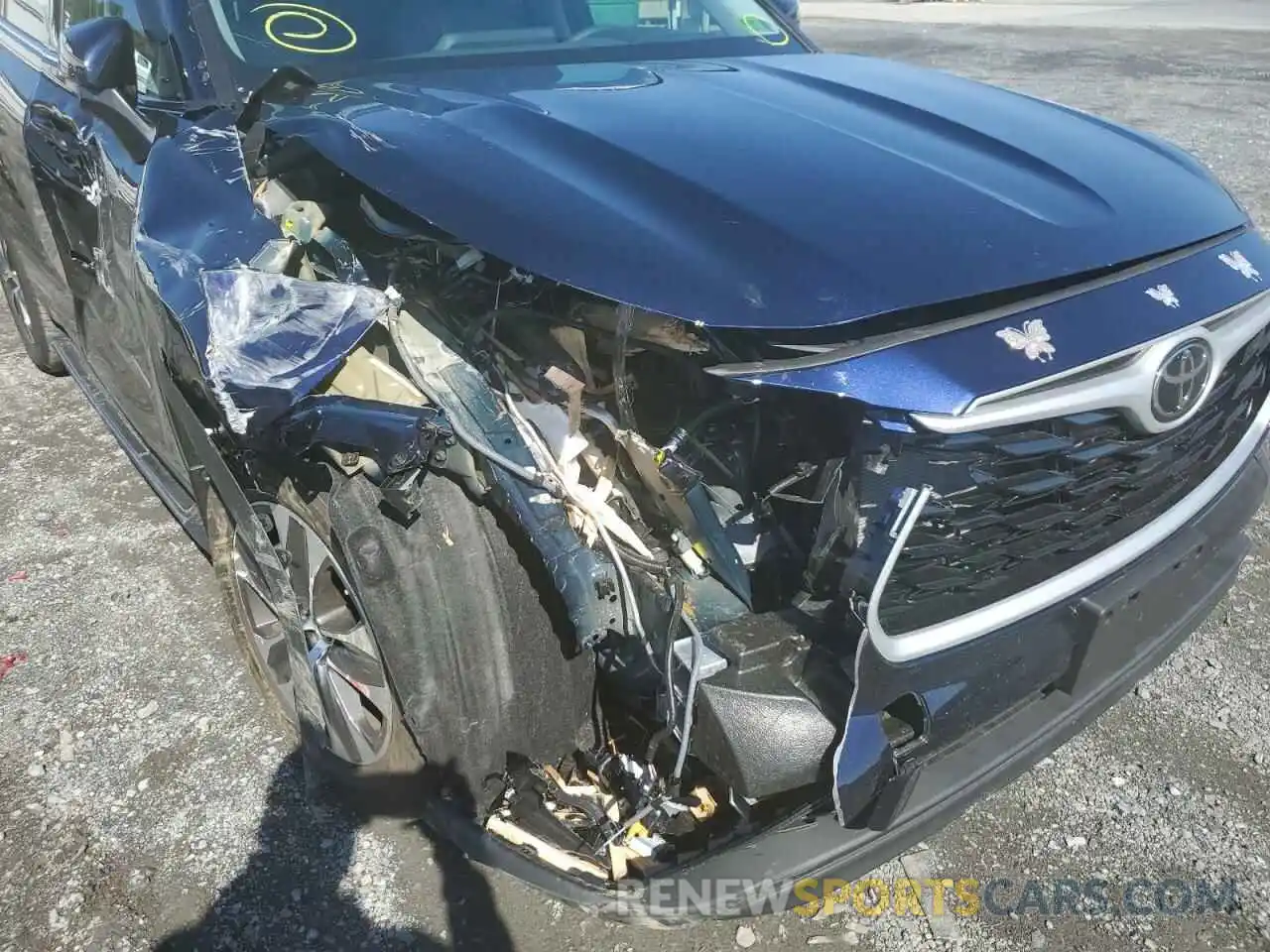 9 Photograph of a damaged car 5TDHZRBH0NS586347 TOYOTA HIGHLANDER 2022