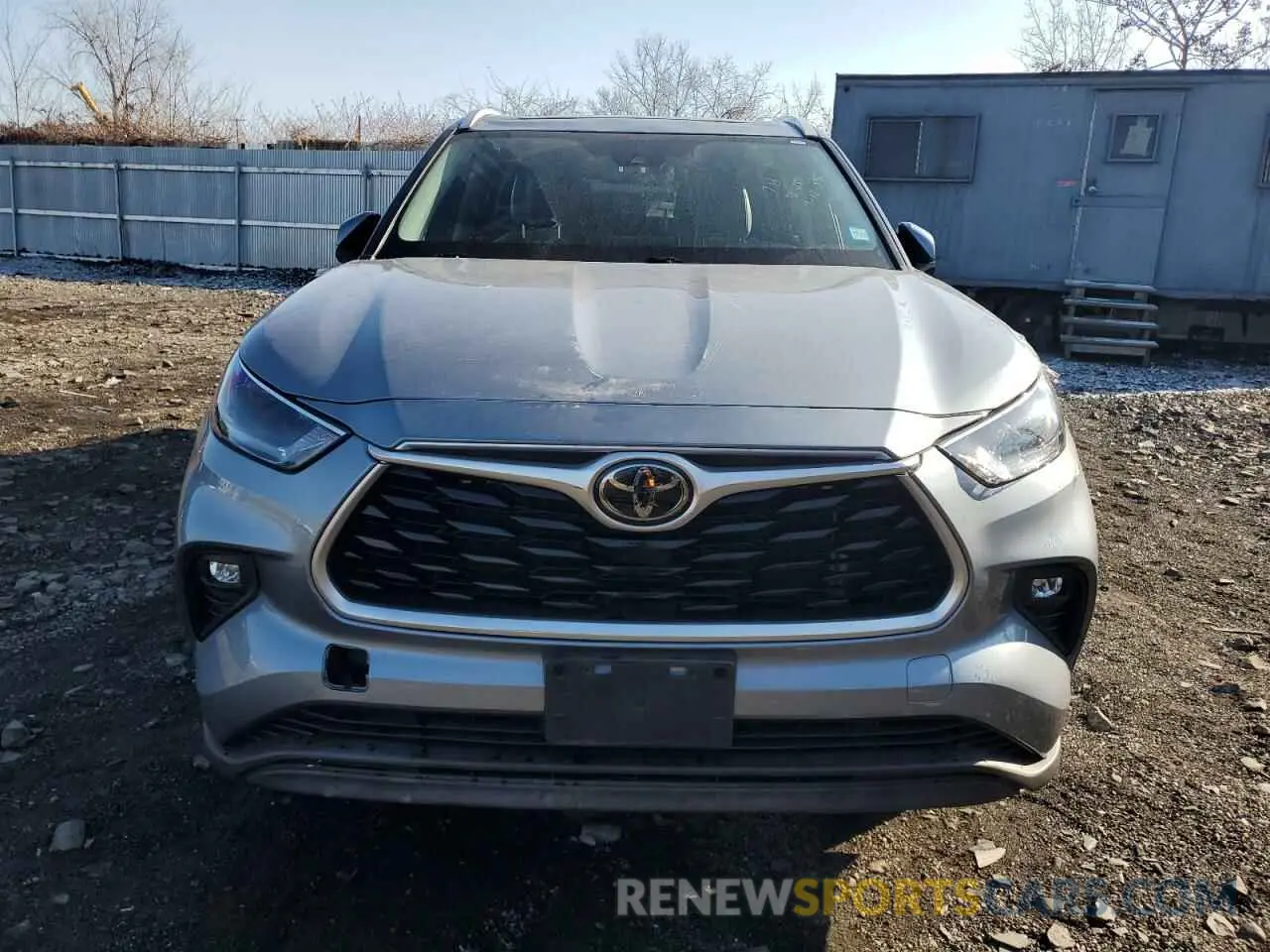 5 Photograph of a damaged car 5TDHZRBH1NS195322 TOYOTA HIGHLANDER 2022