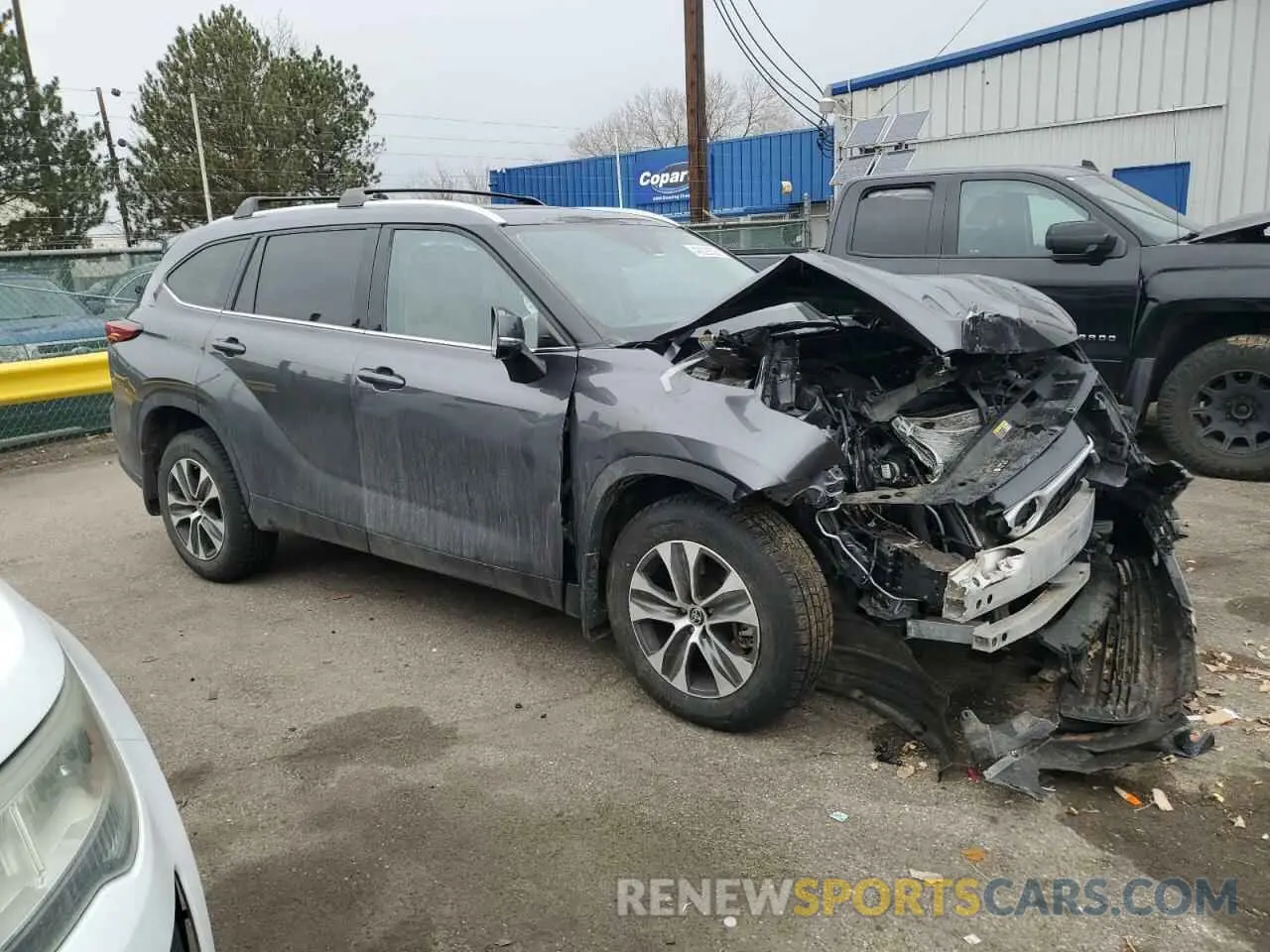 4 Photograph of a damaged car 5TDHZRBH1NS562459 TOYOTA HIGHLANDER 2022