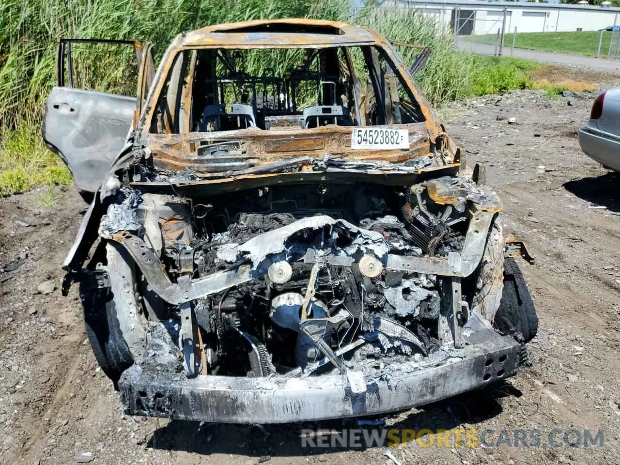 9 Photograph of a damaged car 5TDHZRBH1NS565281 TOYOTA HIGHLANDER 2022