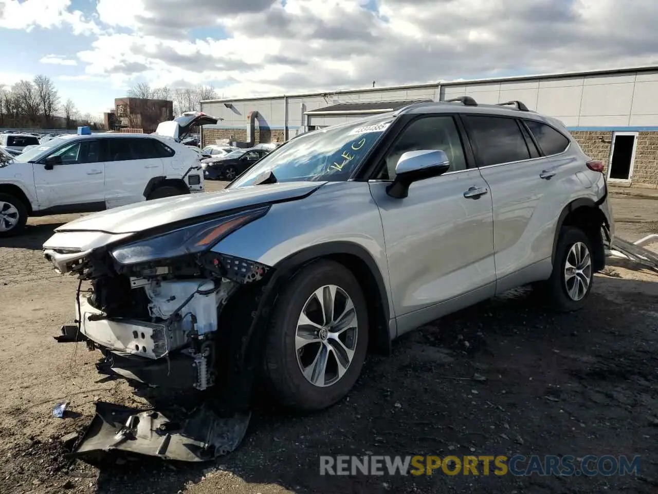 1 Photograph of a damaged car 5TDHZRBH1NS584915 TOYOTA HIGHLANDER 2022