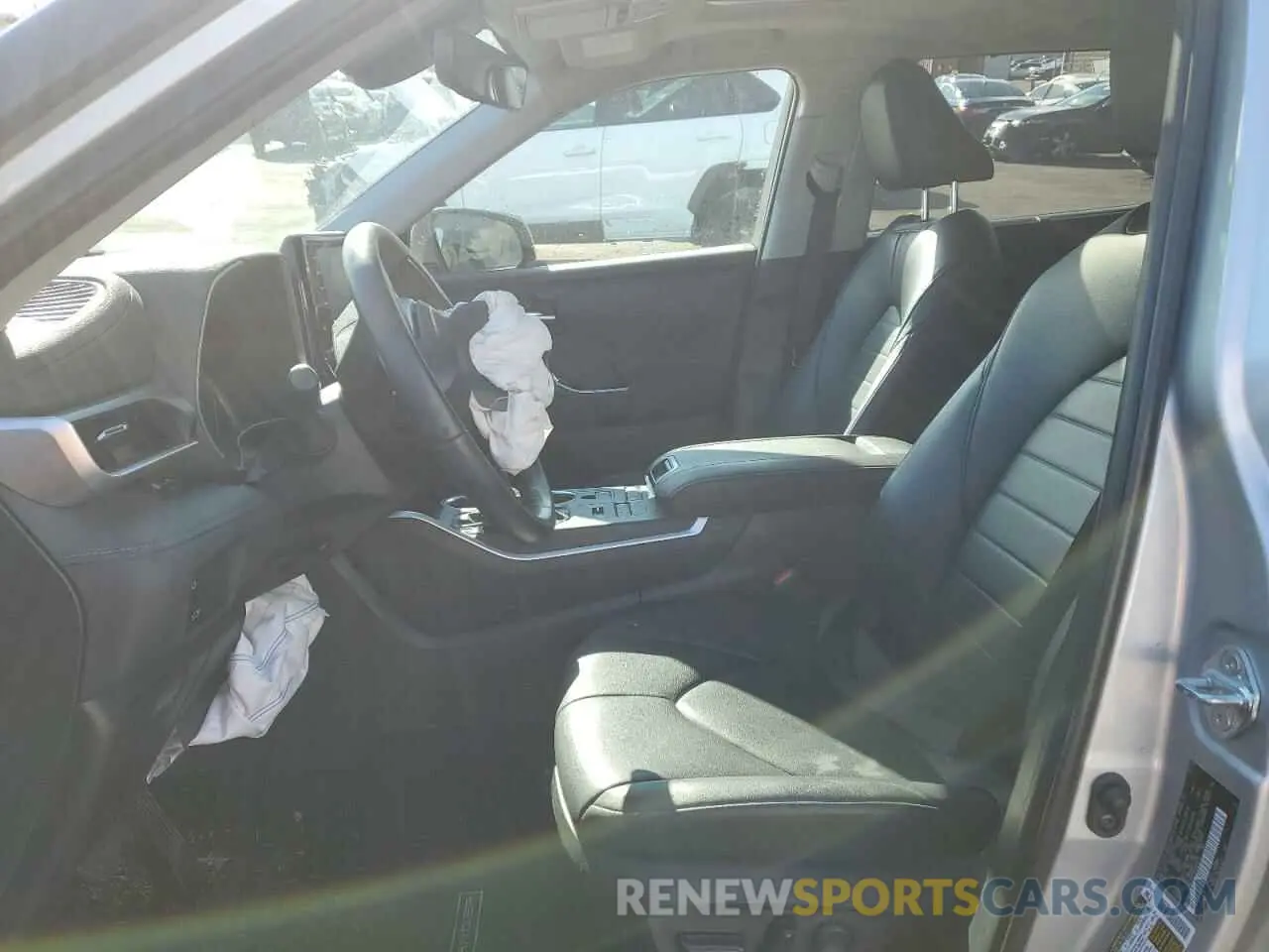 7 Photograph of a damaged car 5TDHZRBH1NS584915 TOYOTA HIGHLANDER 2022