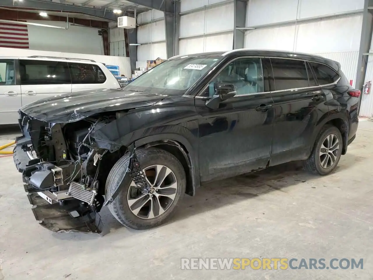 1 Photograph of a damaged car 5TDHZRBH1NS586745 TOYOTA HIGHLANDER 2022
