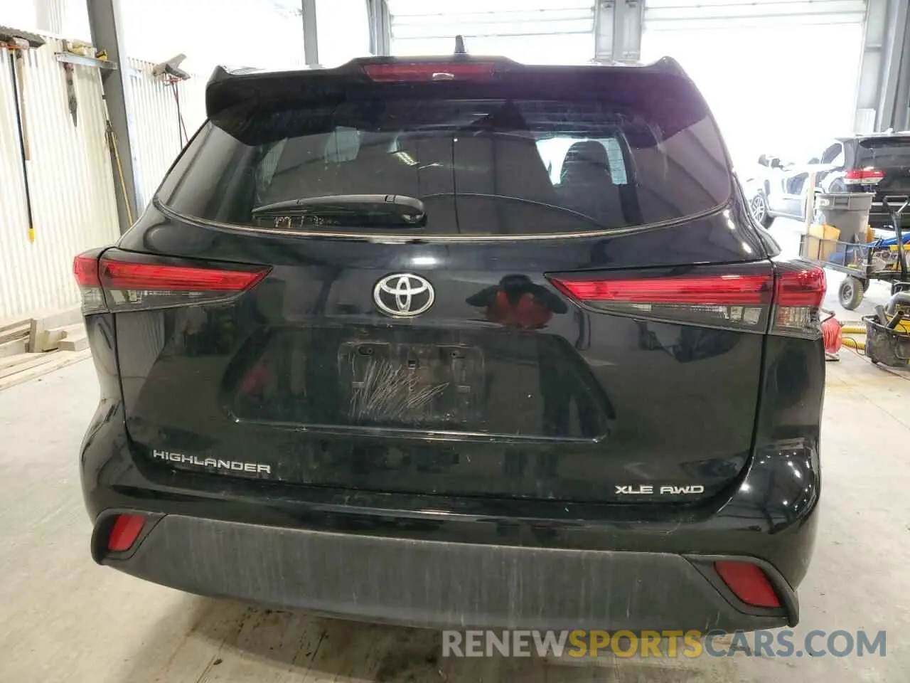 6 Photograph of a damaged car 5TDHZRBH1NS586745 TOYOTA HIGHLANDER 2022