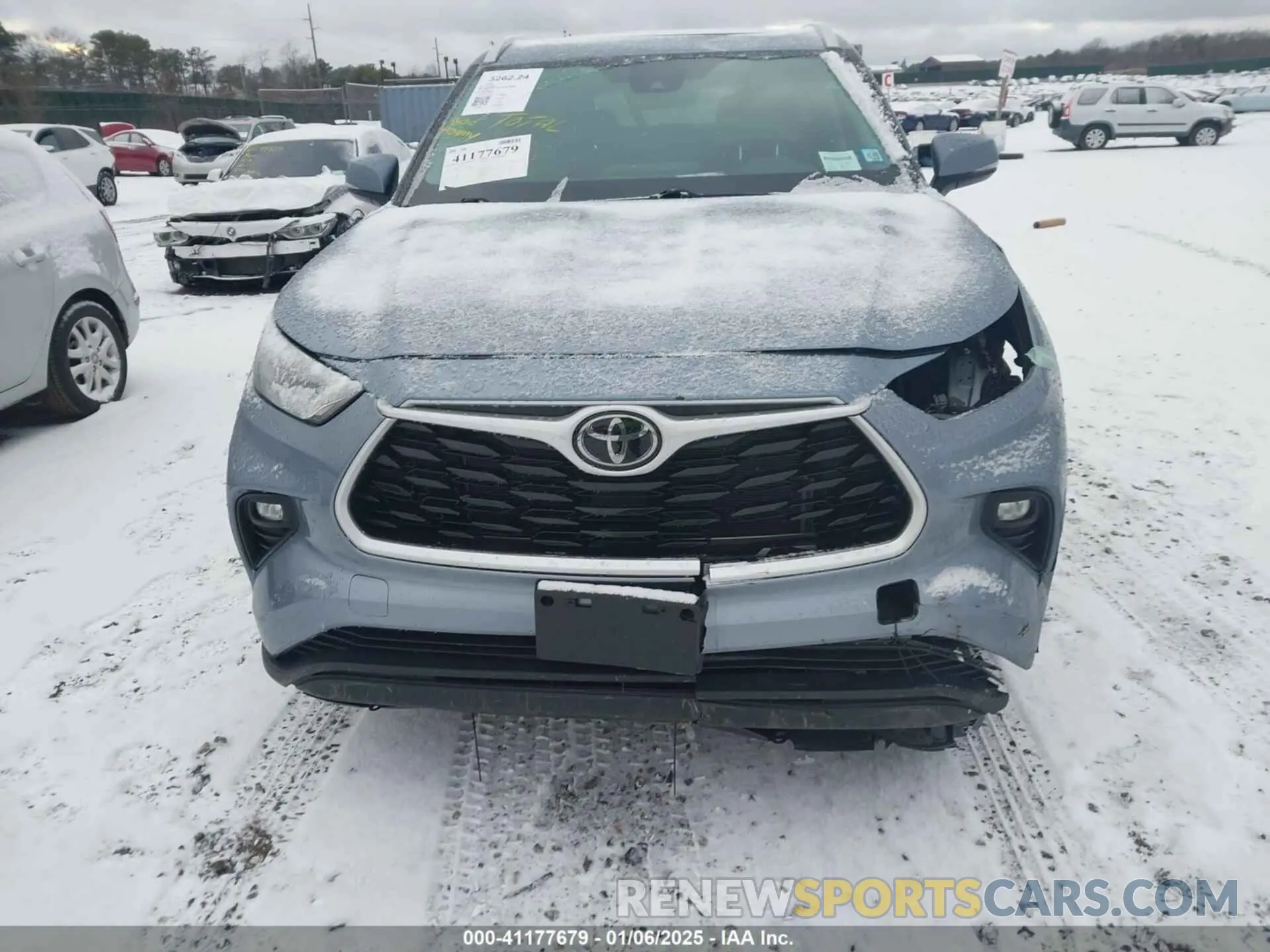 12 Photograph of a damaged car 5TDHZRBH2NS168663 TOYOTA HIGHLANDER 2022