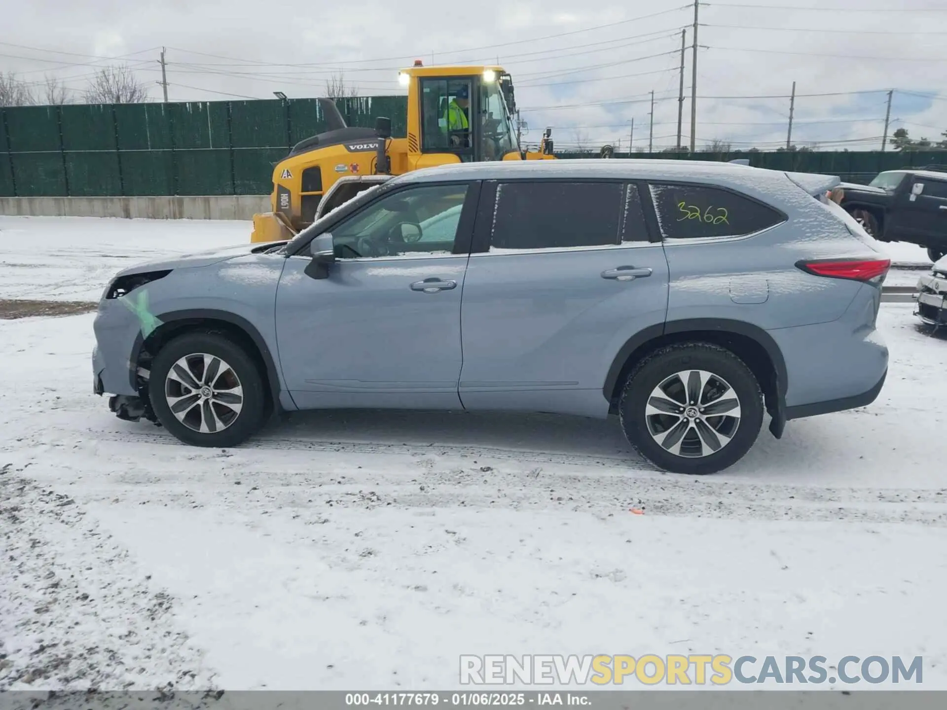 14 Photograph of a damaged car 5TDHZRBH2NS168663 TOYOTA HIGHLANDER 2022