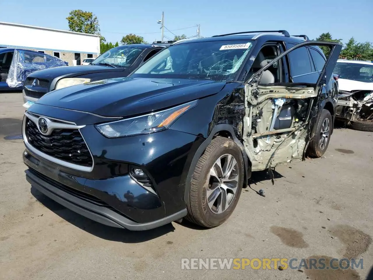 1 Photograph of a damaged car 5TDHZRBH2NS221555 TOYOTA HIGHLANDER 2022