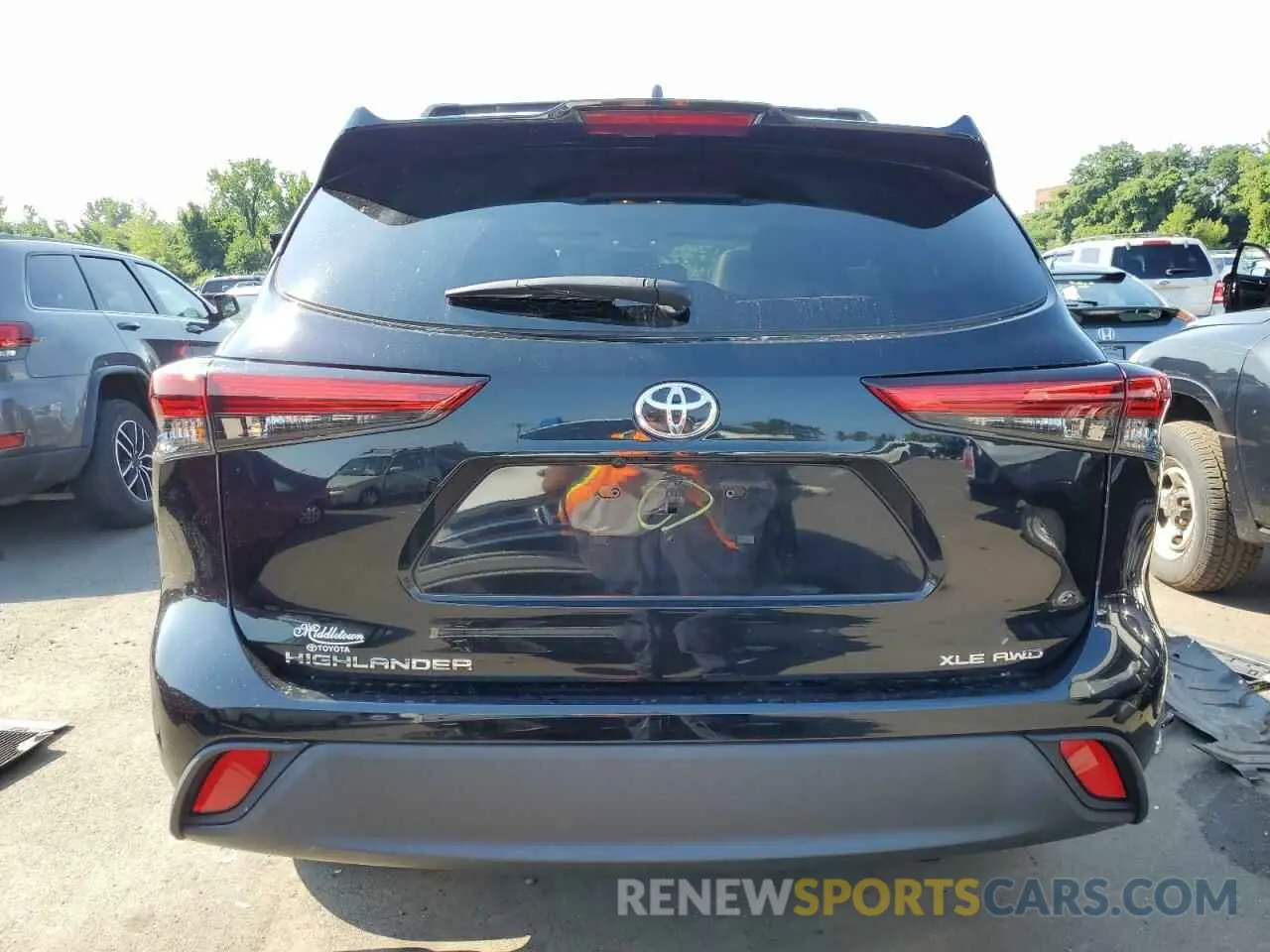 6 Photograph of a damaged car 5TDHZRBH2NS221555 TOYOTA HIGHLANDER 2022