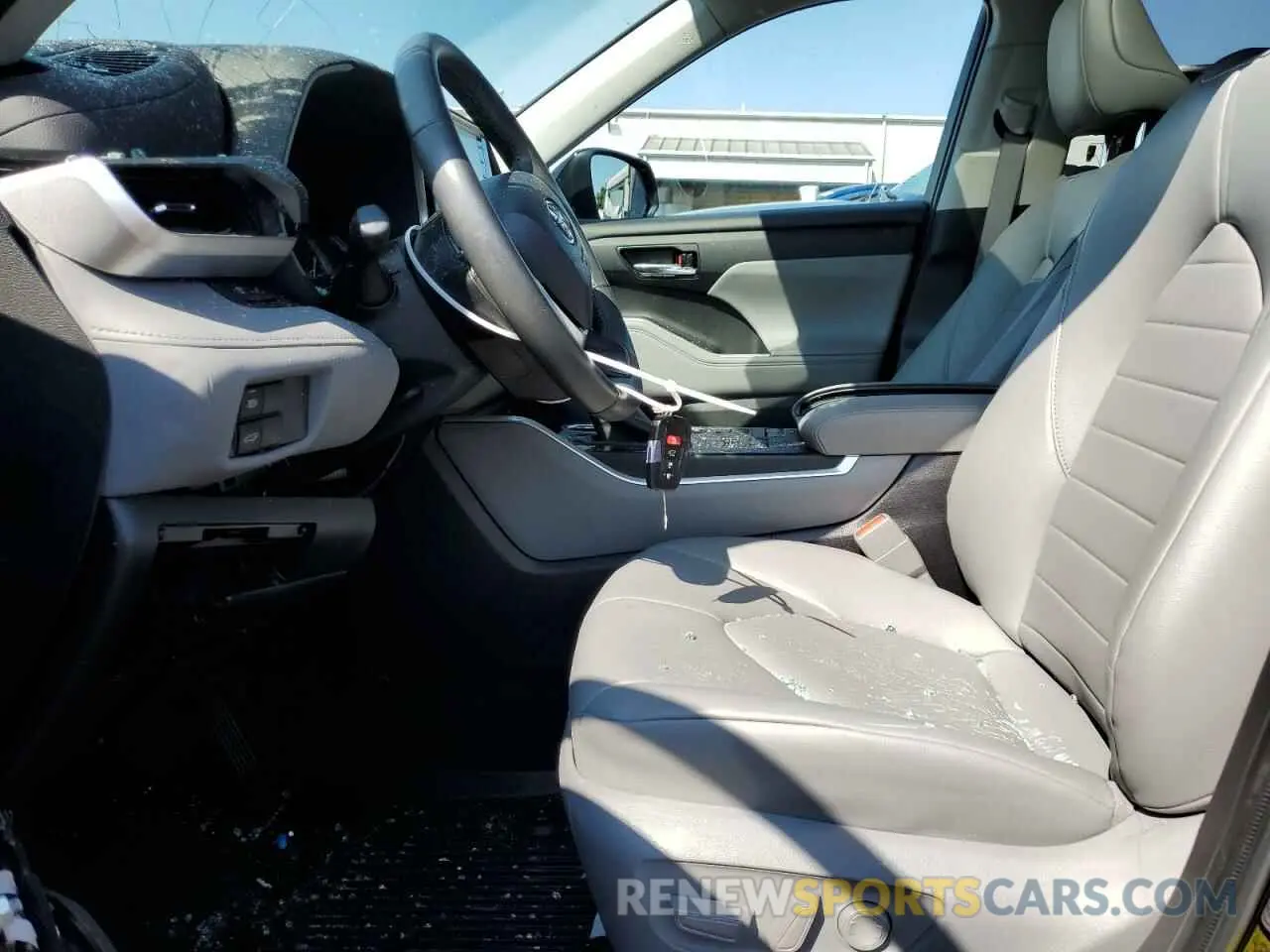 7 Photograph of a damaged car 5TDHZRBH2NS221555 TOYOTA HIGHLANDER 2022