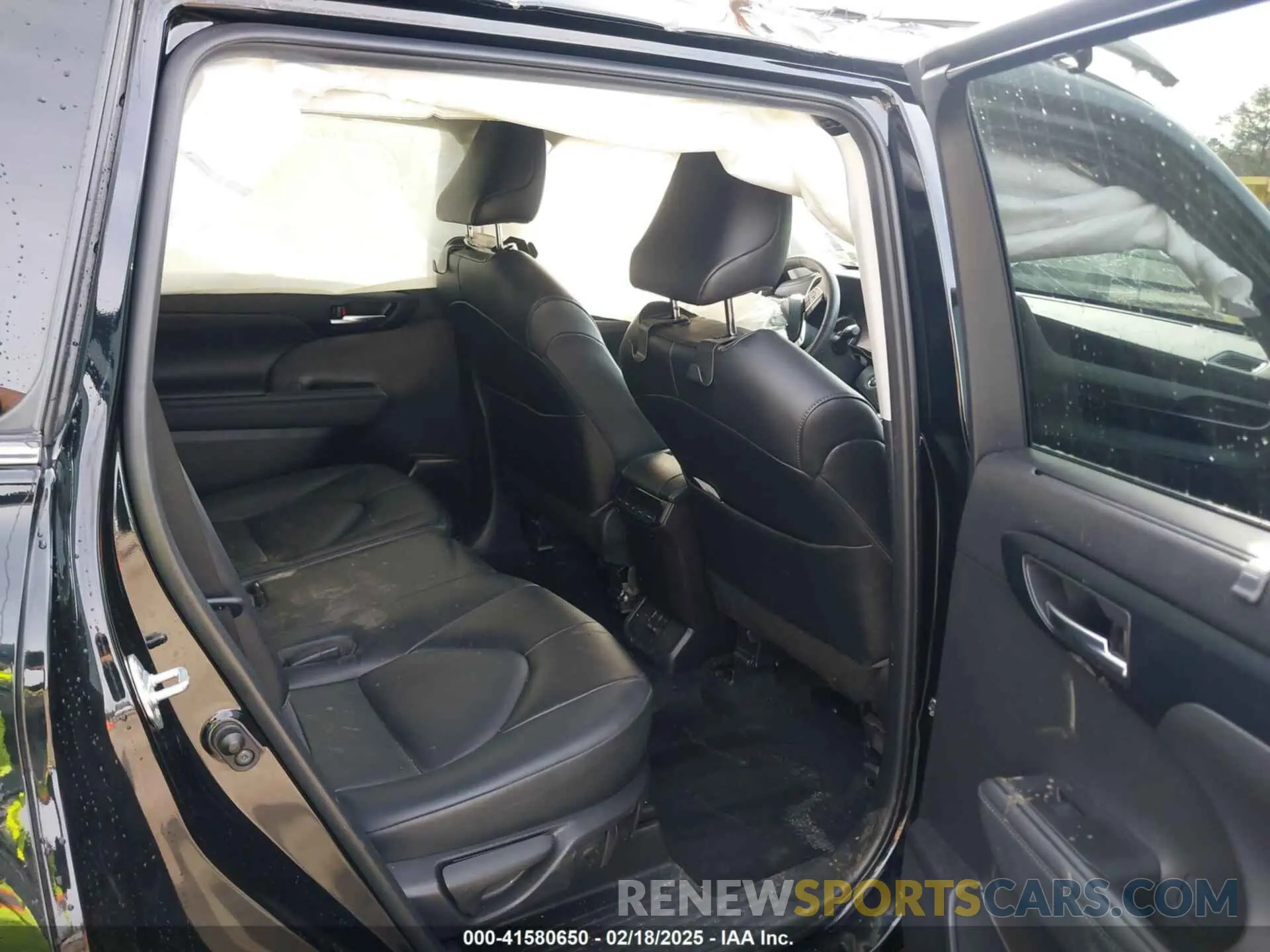 8 Photograph of a damaged car 5TDHZRBH2NS257729 TOYOTA HIGHLANDER 2022