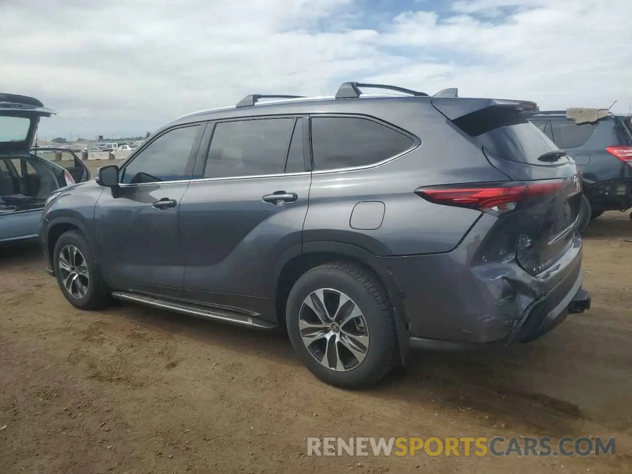 2 Photograph of a damaged car 5TDHZRBH3NS234220 TOYOTA HIGHLANDER 2022