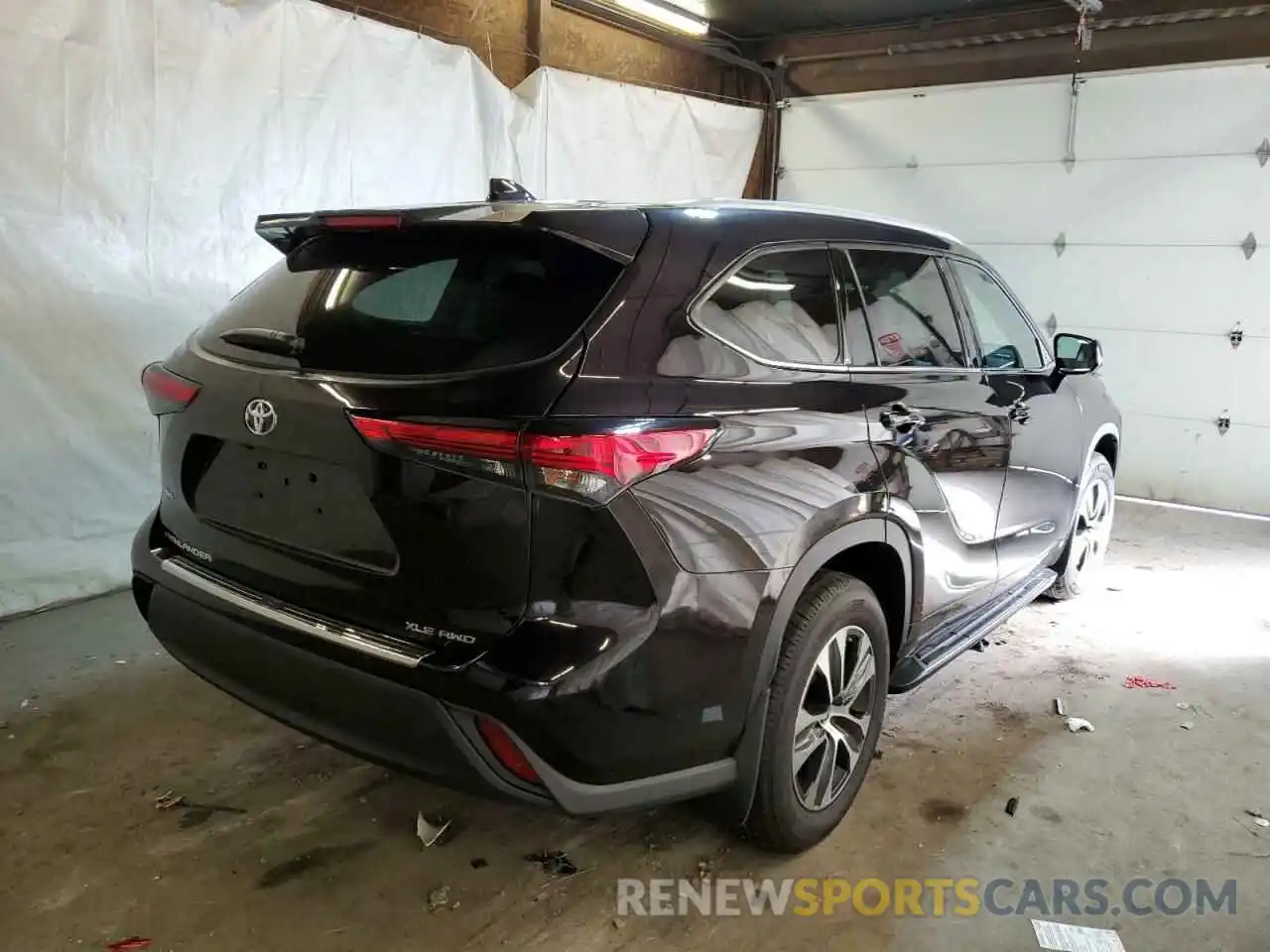 4 Photograph of a damaged car 5TDHZRBH4NS201968 TOYOTA HIGHLANDER 2022