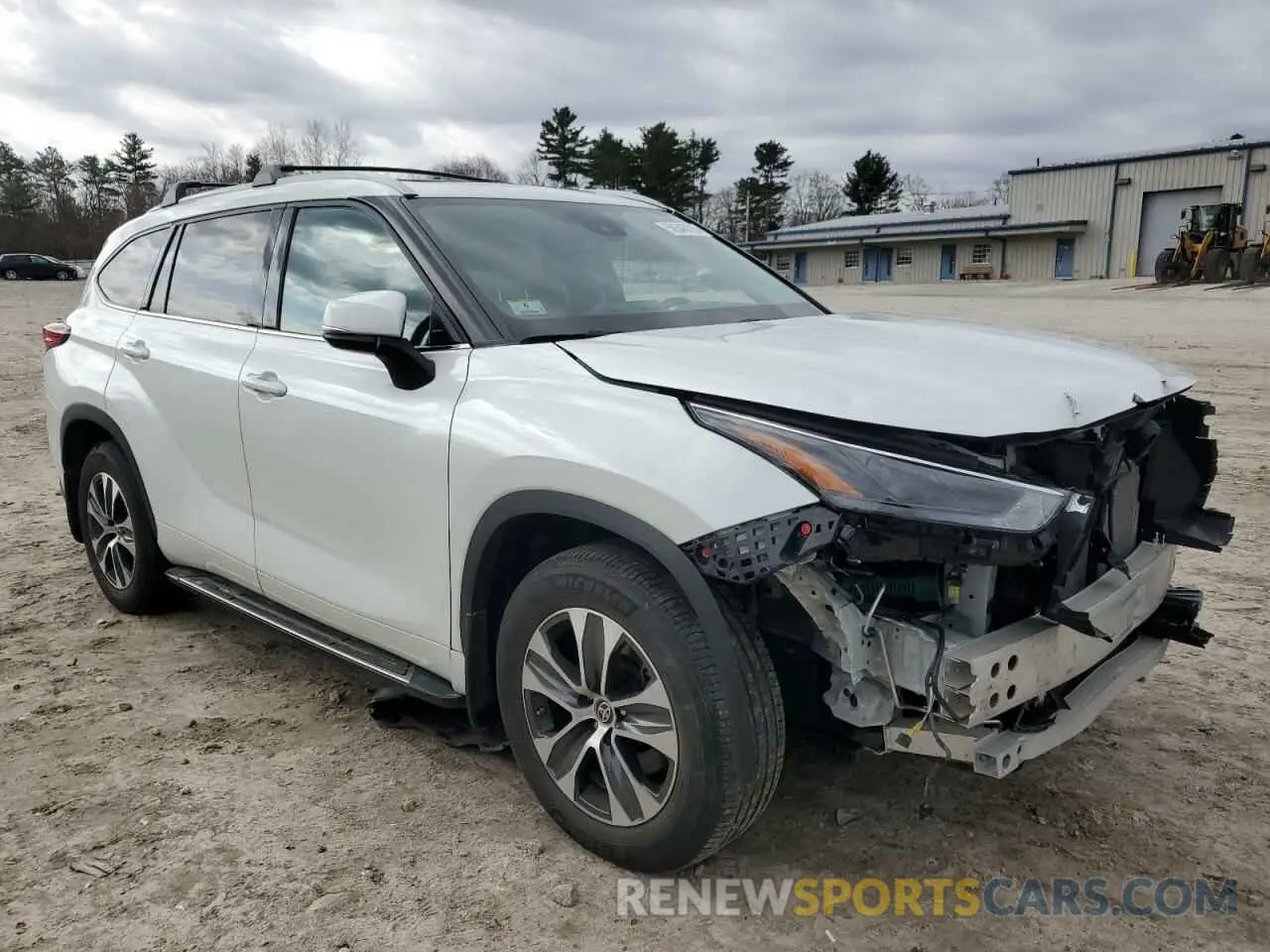 4 Photograph of a damaged car 5TDHZRBH4NS220987 TOYOTA HIGHLANDER 2022