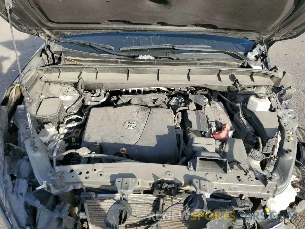 12 Photograph of a damaged car 5TDHZRBH4NS585976 TOYOTA HIGHLANDER 2022