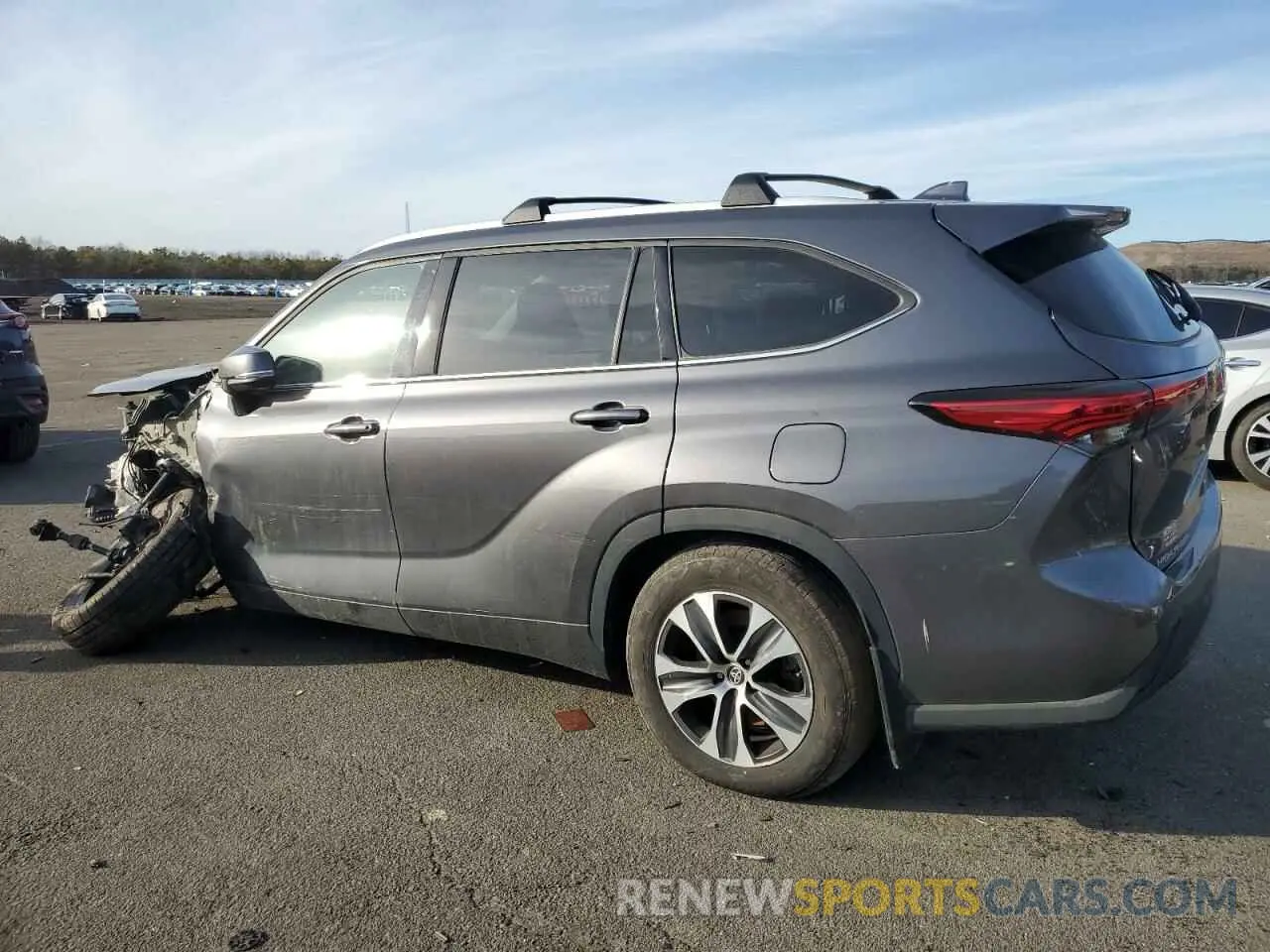 2 Photograph of a damaged car 5TDHZRBH4NS585976 TOYOTA HIGHLANDER 2022
