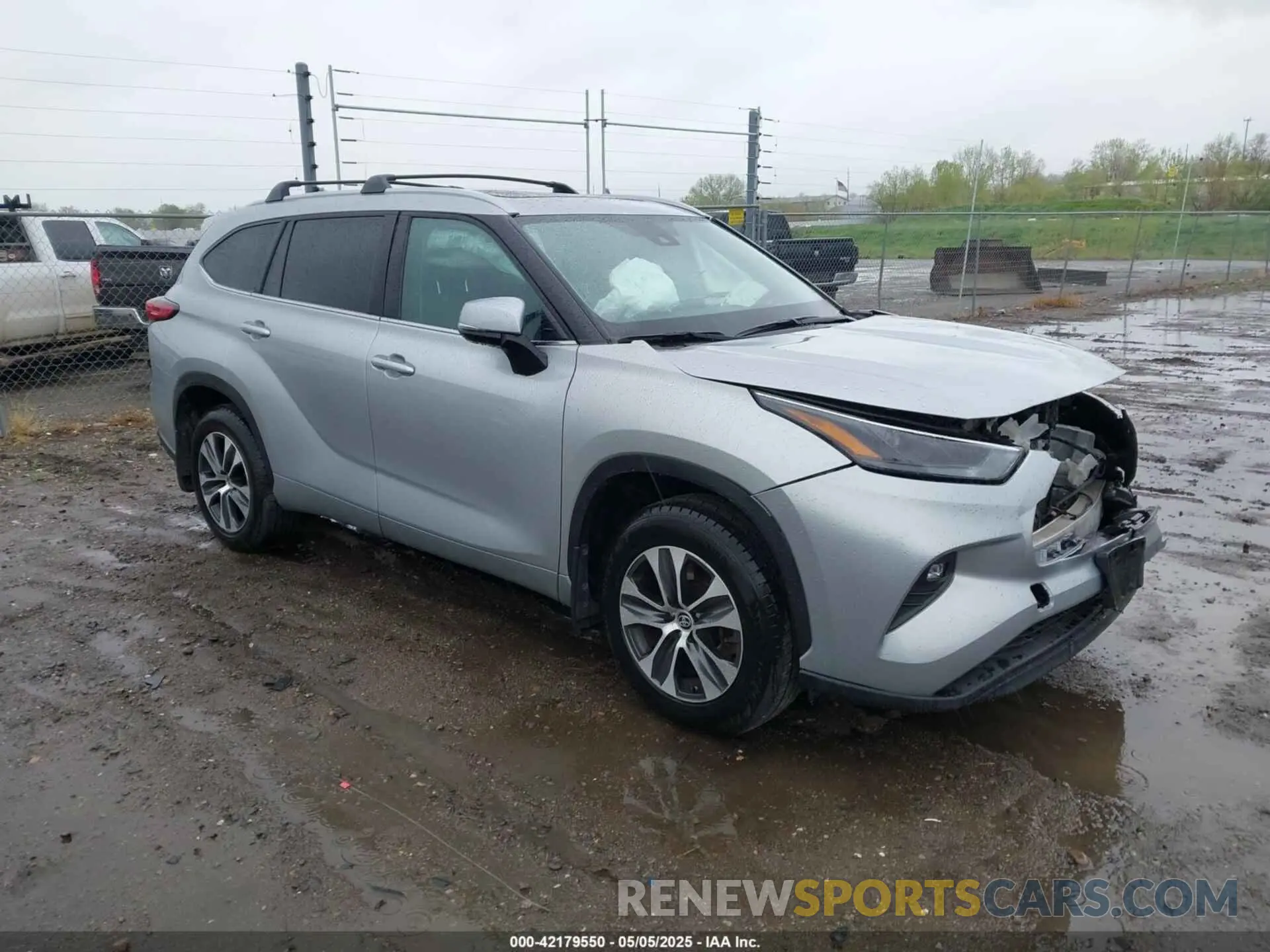 1 Photograph of a damaged car 5TDHZRBH4NS597187 TOYOTA HIGHLANDER 2022
