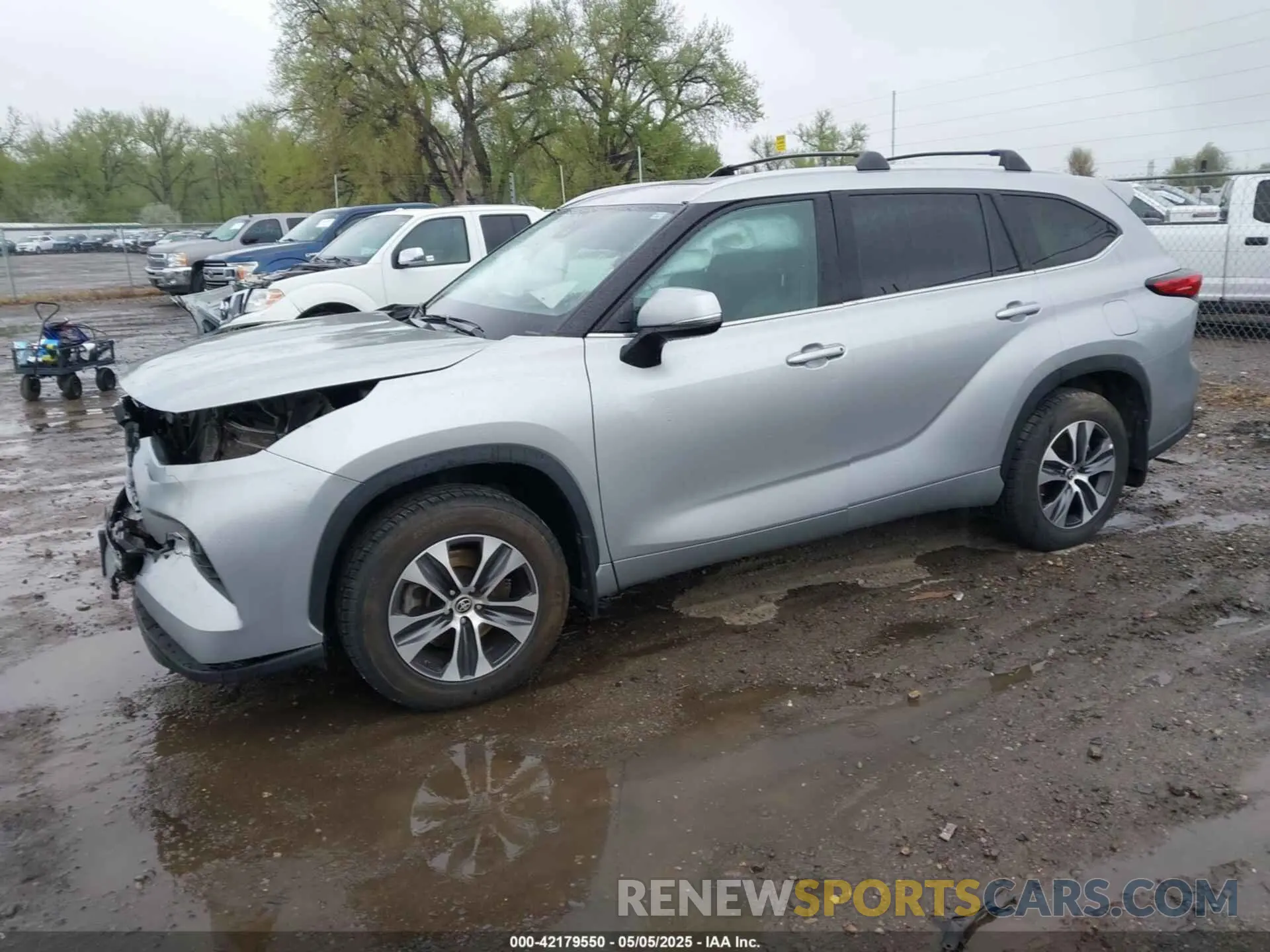 2 Photograph of a damaged car 5TDHZRBH4NS597187 TOYOTA HIGHLANDER 2022