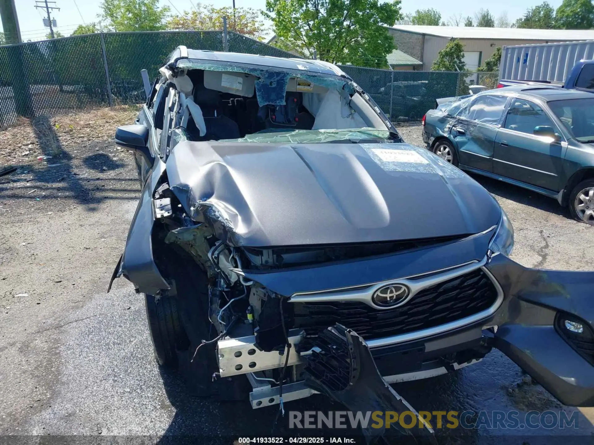 12 Photograph of a damaged car 5TDHZRBH5NS582813 TOYOTA HIGHLANDER 2022