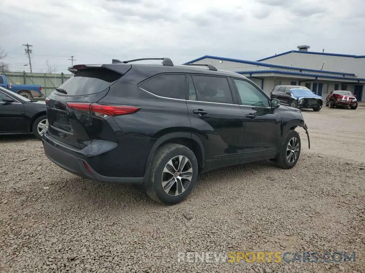 3 Photograph of a damaged car 5TDHZRBH5NS584920 TOYOTA HIGHLANDER 2022