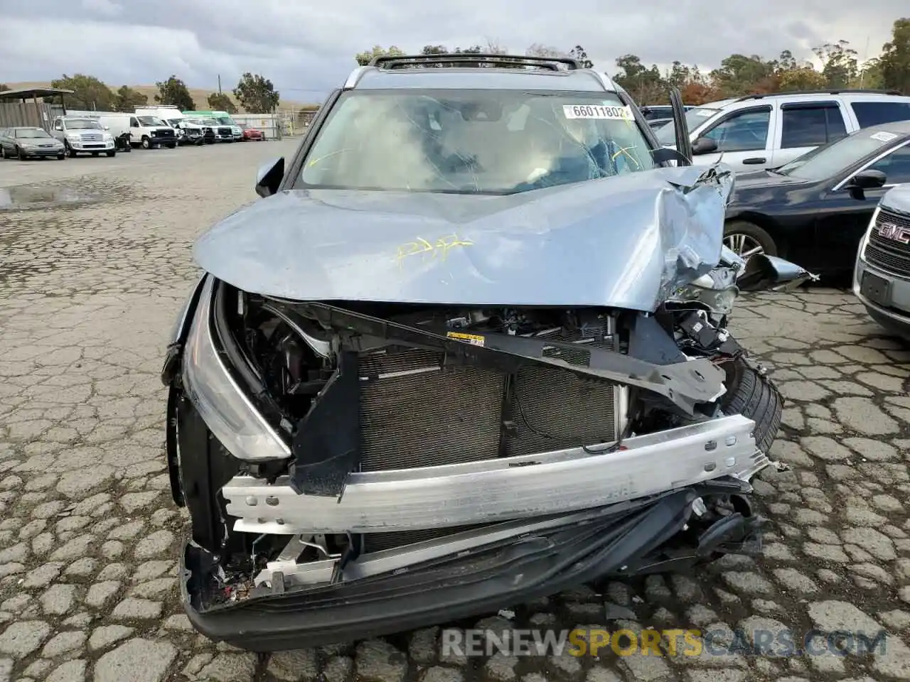 9 Photograph of a damaged car 5TDHZRBH6NS219551 TOYOTA HIGHLANDER 2022