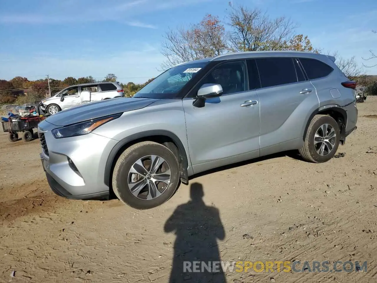 1 Photograph of a damaged car 5TDHZRBH6NS581833 TOYOTA HIGHLANDER 2022