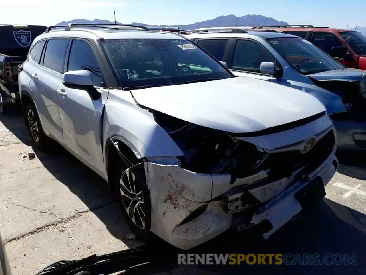 1 Photograph of a damaged car 5TDHZRBH7NS175026 TOYOTA HIGHLANDER 2022