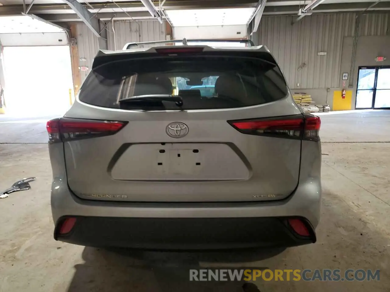 6 Photograph of a damaged car 5TDHZRBH8NS164424 TOYOTA HIGHLANDER 2022
