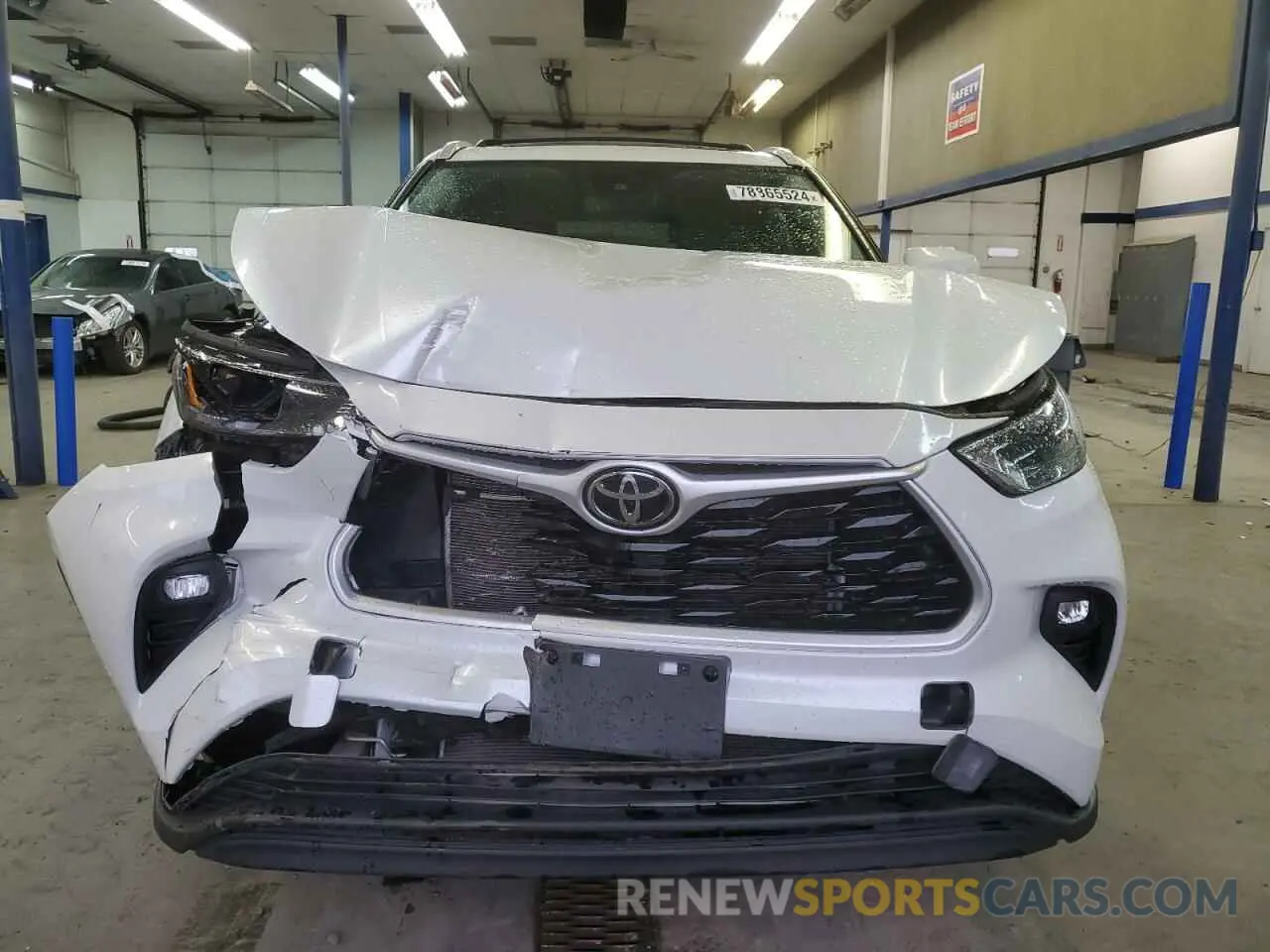5 Photograph of a damaged car 5TDHZRBH8NS241499 TOYOTA HIGHLANDER 2022