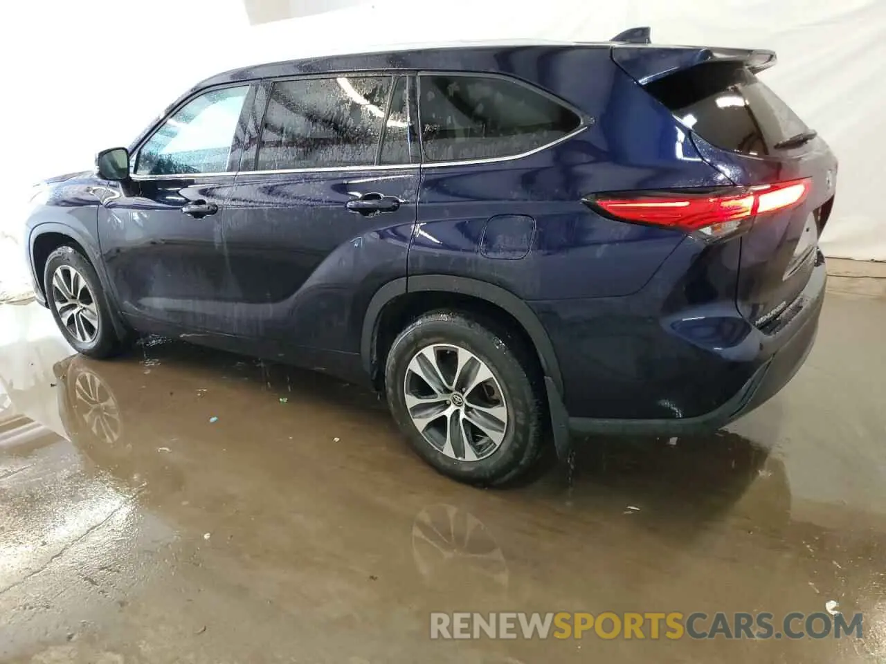 2 Photograph of a damaged car 5TDHZRBH8NS566380 TOYOTA HIGHLANDER 2022