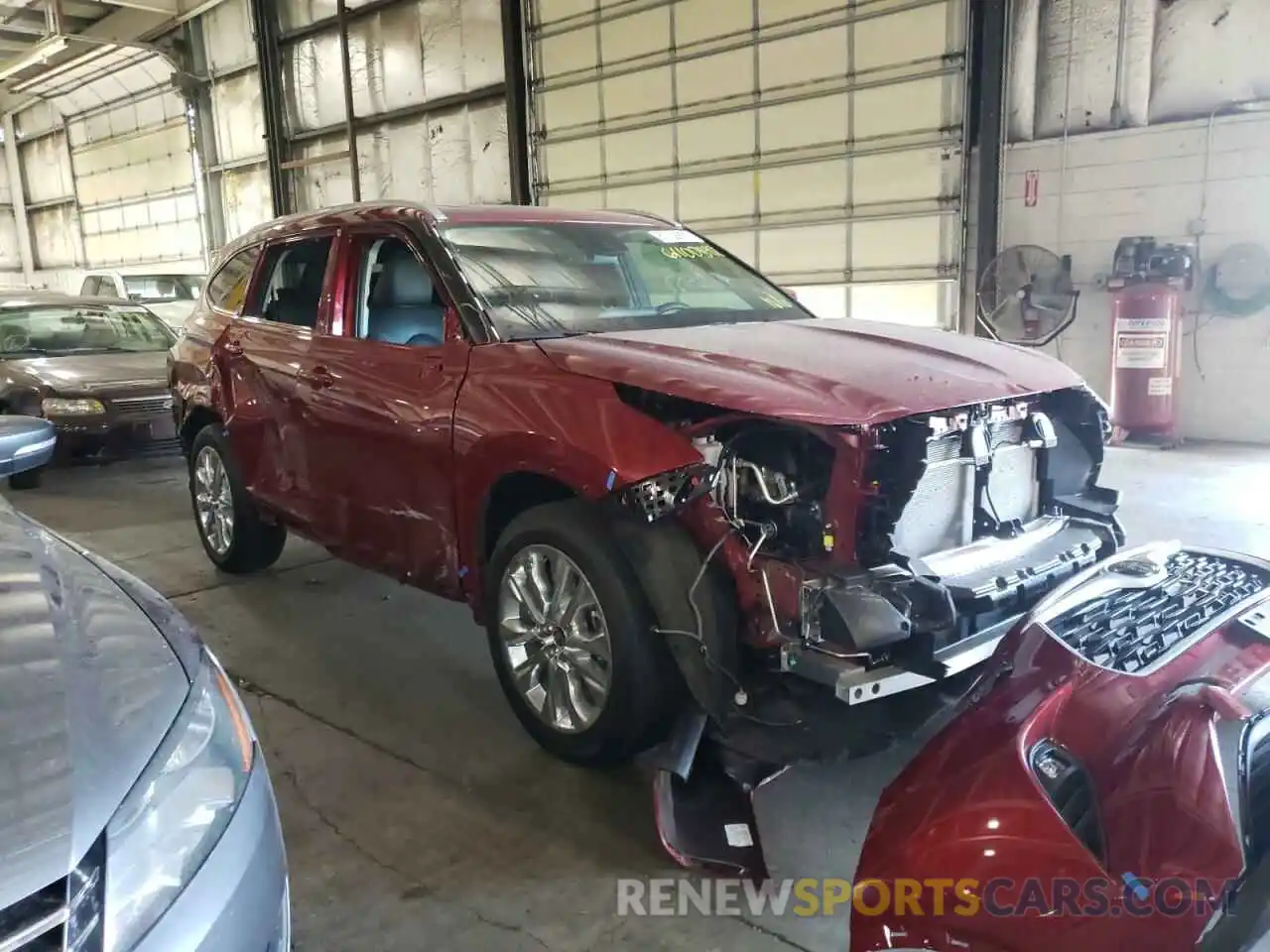 1 Photograph of a damaged car 5TDHZRBH8NS572728 TOYOTA HIGHLANDER 2022