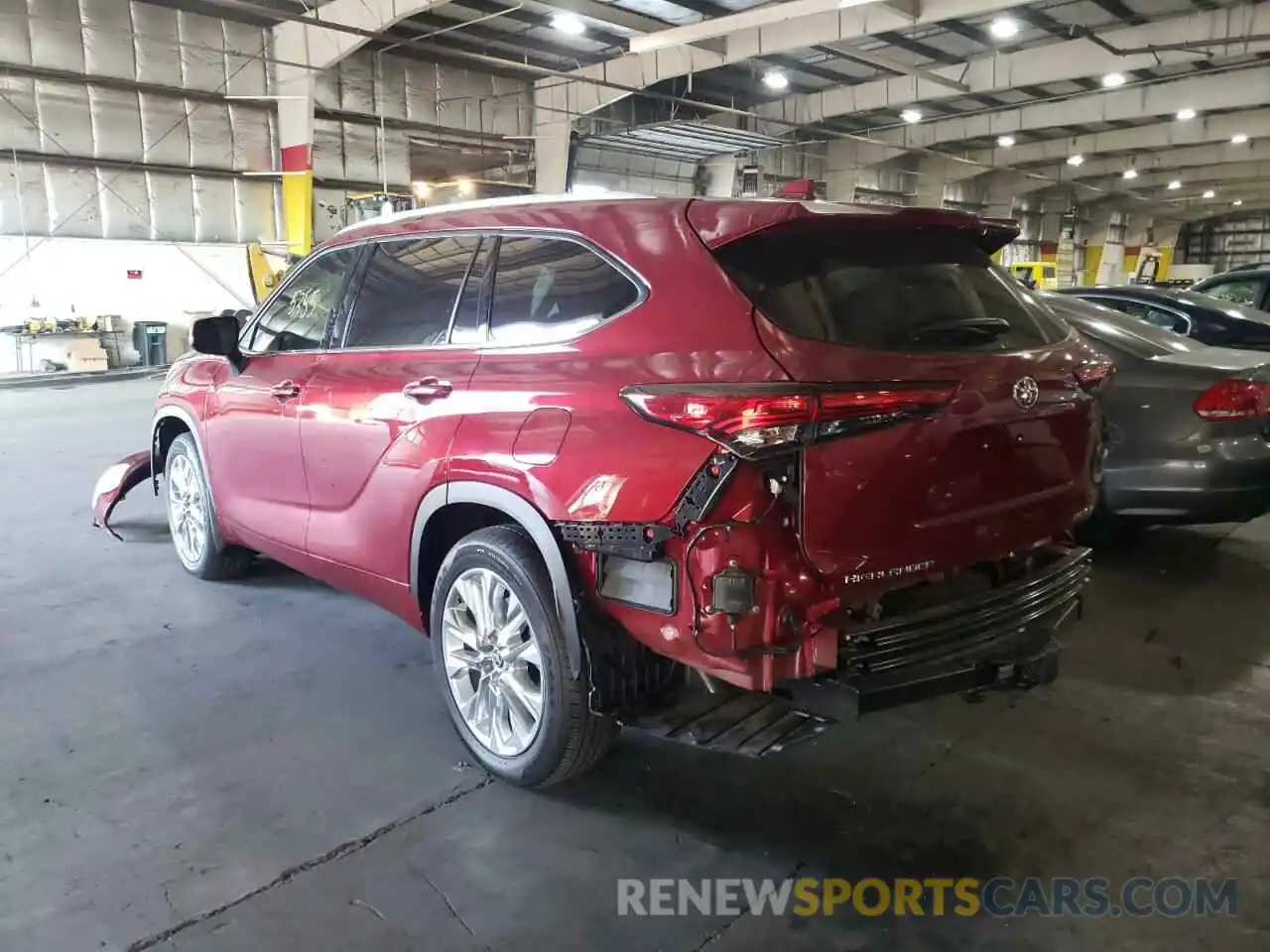 3 Photograph of a damaged car 5TDHZRBH8NS572728 TOYOTA HIGHLANDER 2022