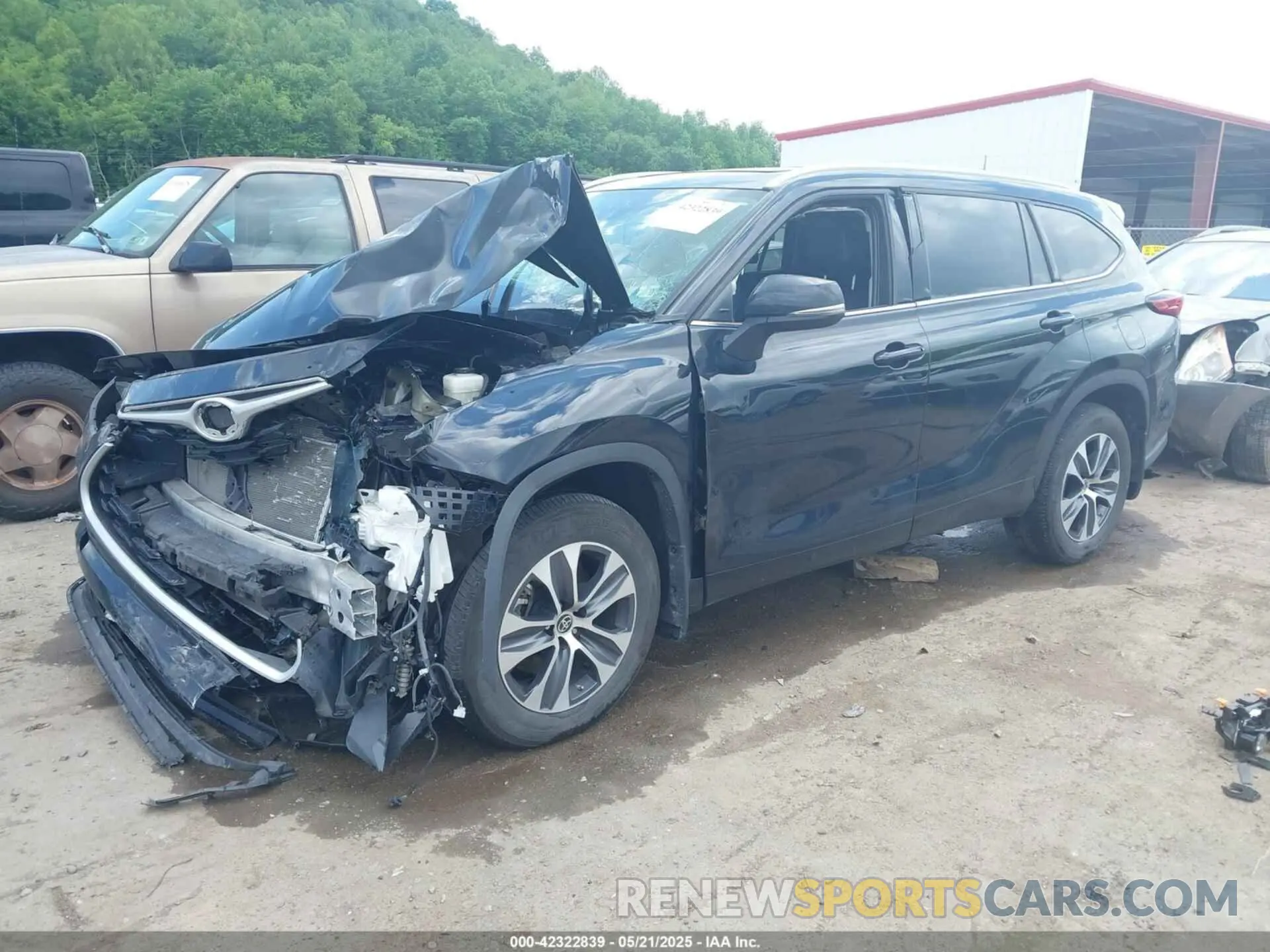 2 Photograph of a damaged car 5TDHZRBH8NS582062 TOYOTA HIGHLANDER 2022