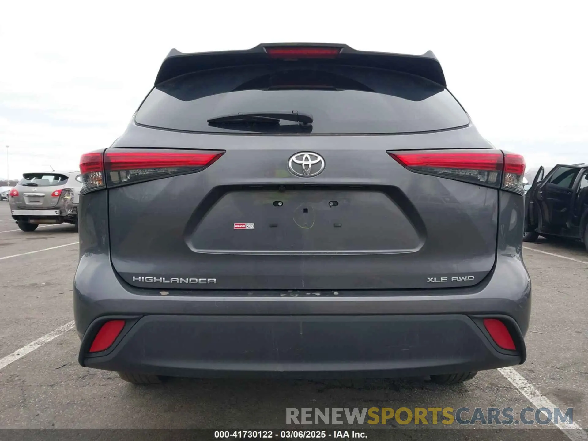 16 Photograph of a damaged car 5TDHZRBH8NS594485 TOYOTA HIGHLANDER 2022