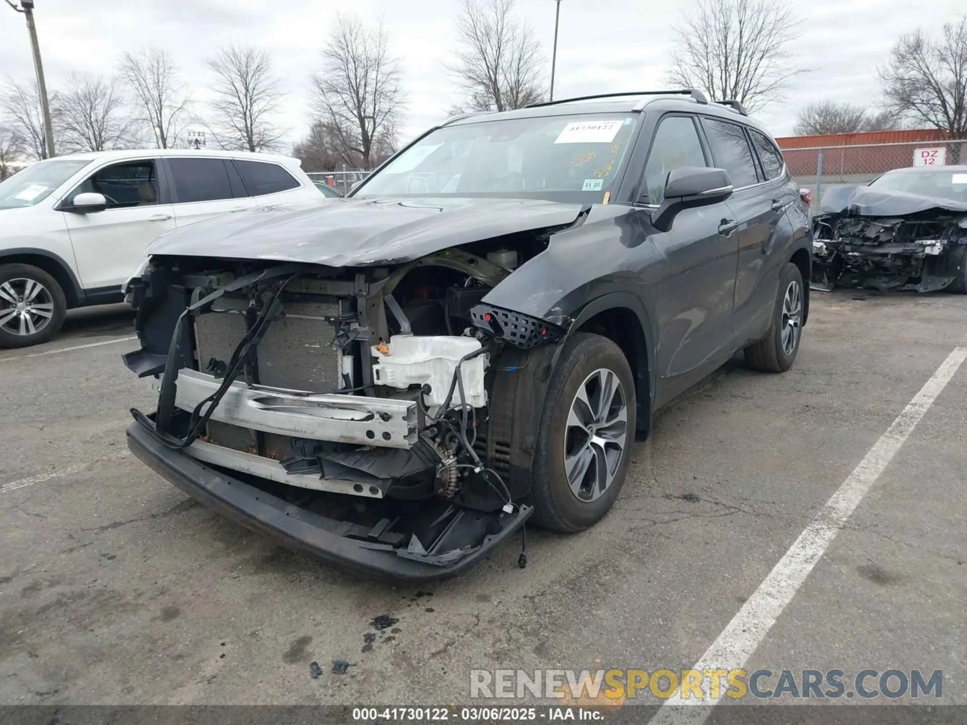 2 Photograph of a damaged car 5TDHZRBH8NS594485 TOYOTA HIGHLANDER 2022