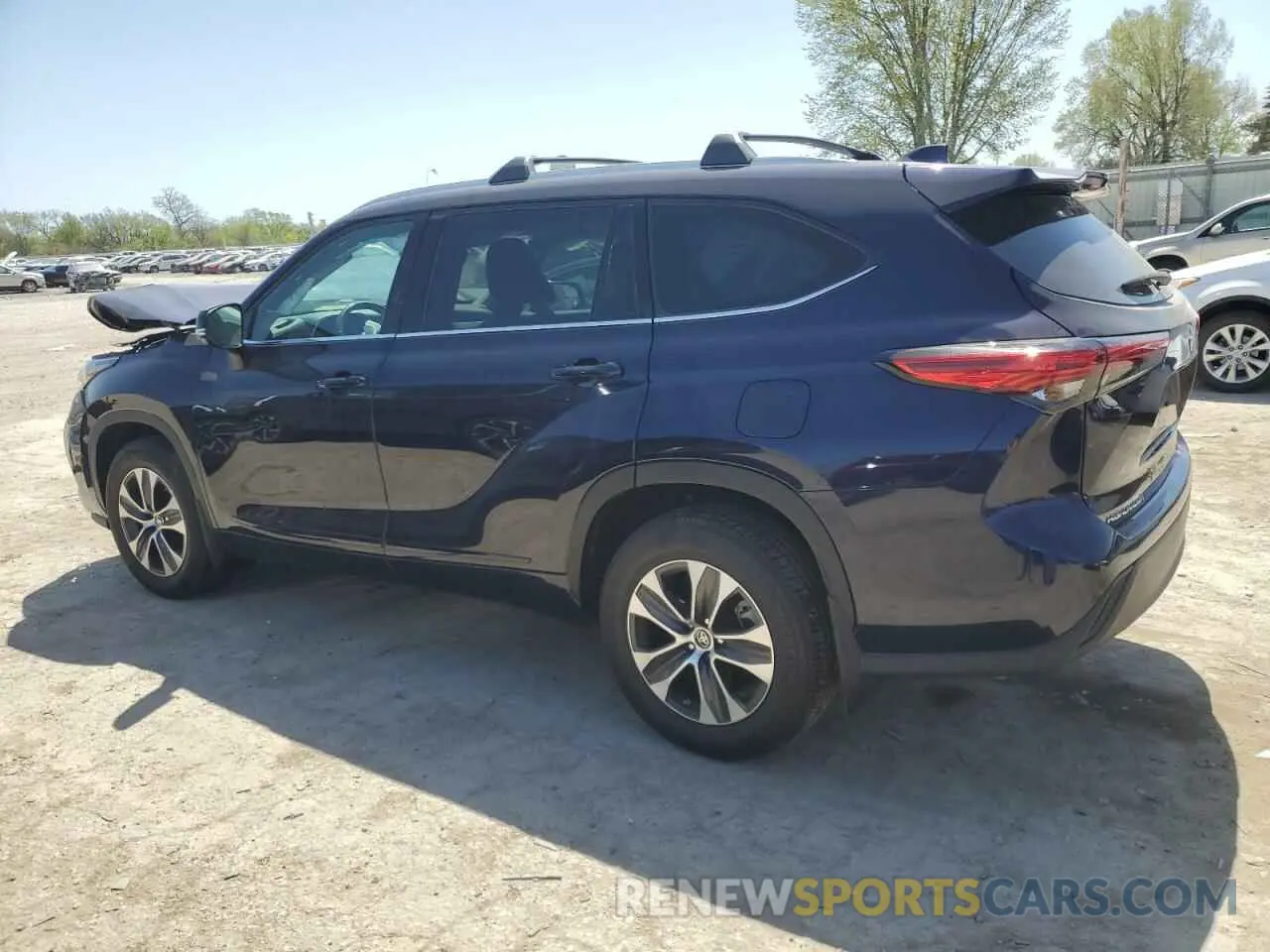 2 Photograph of a damaged car 5TDHZRBH9NS241589 TOYOTA HIGHLANDER 2022