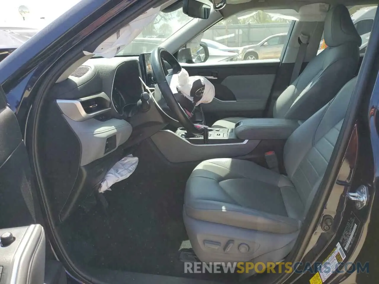 7 Photograph of a damaged car 5TDHZRBH9NS241589 TOYOTA HIGHLANDER 2022