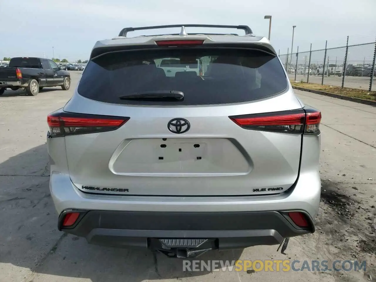 6 Photograph of a damaged car 5TDHZRBH9NS587335 TOYOTA HIGHLANDER 2022