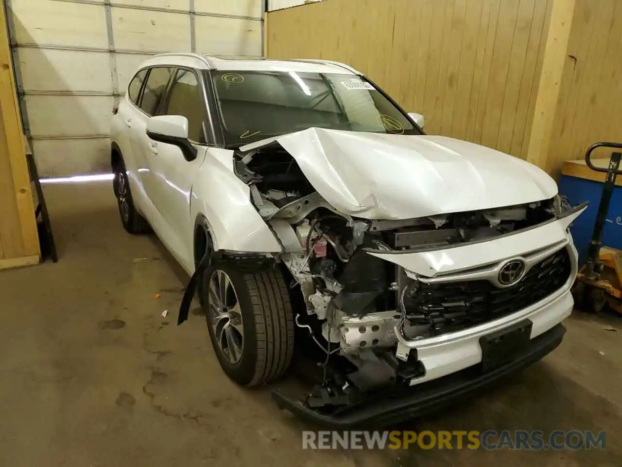 9 Photograph of a damaged car 5TDHZRBHXNS163047 TOYOTA HIGHLANDER 2022