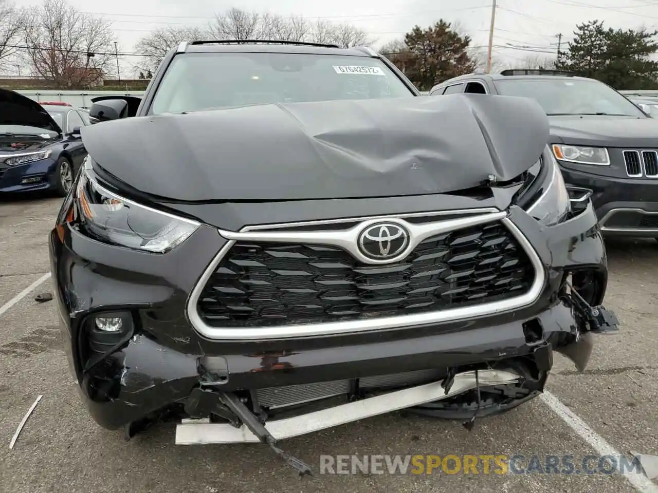 12 Photograph of a damaged car 5TDHZRBHXNS184173 TOYOTA HIGHLANDER 2022