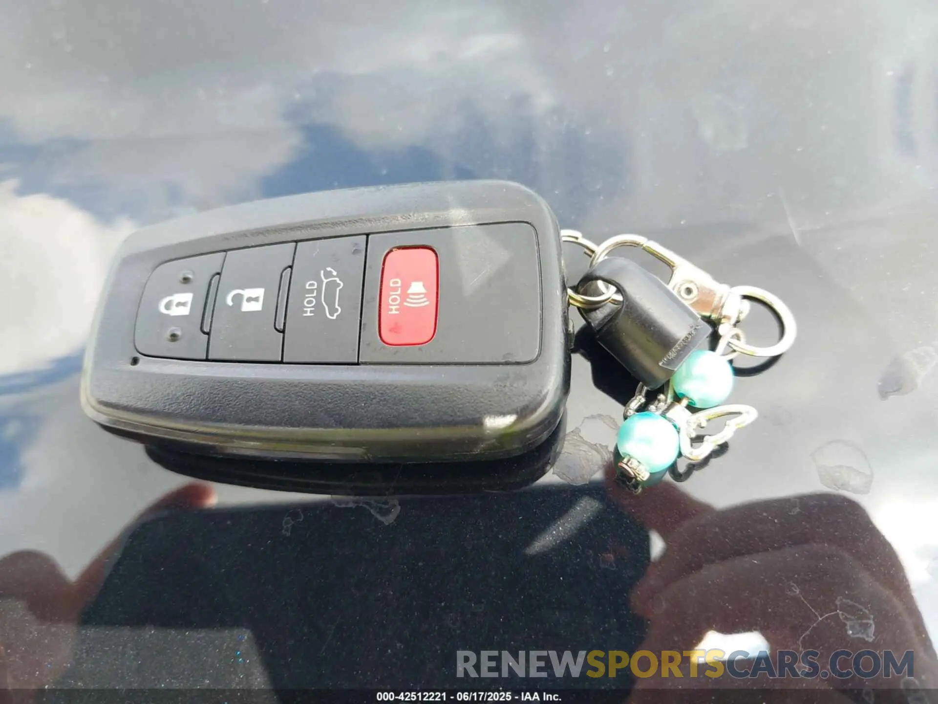 11 Photograph of a damaged car 5TDHZRBHXNS233906 TOYOTA HIGHLANDER 2022