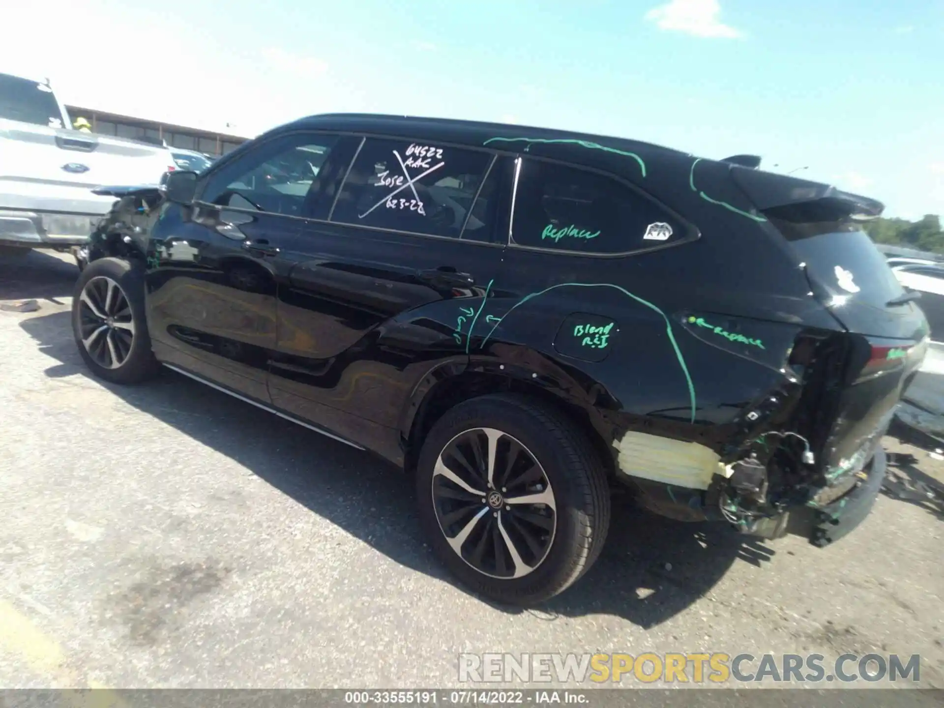 3 Photograph of a damaged car 5TDJZRAH3NS109236 TOYOTA HIGHLANDER 2022