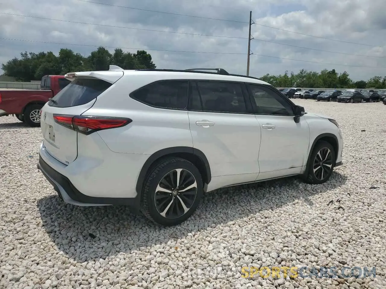 3 Photograph of a damaged car 5TDJZRAH7NS097169 TOYOTA HIGHLANDER 2022
